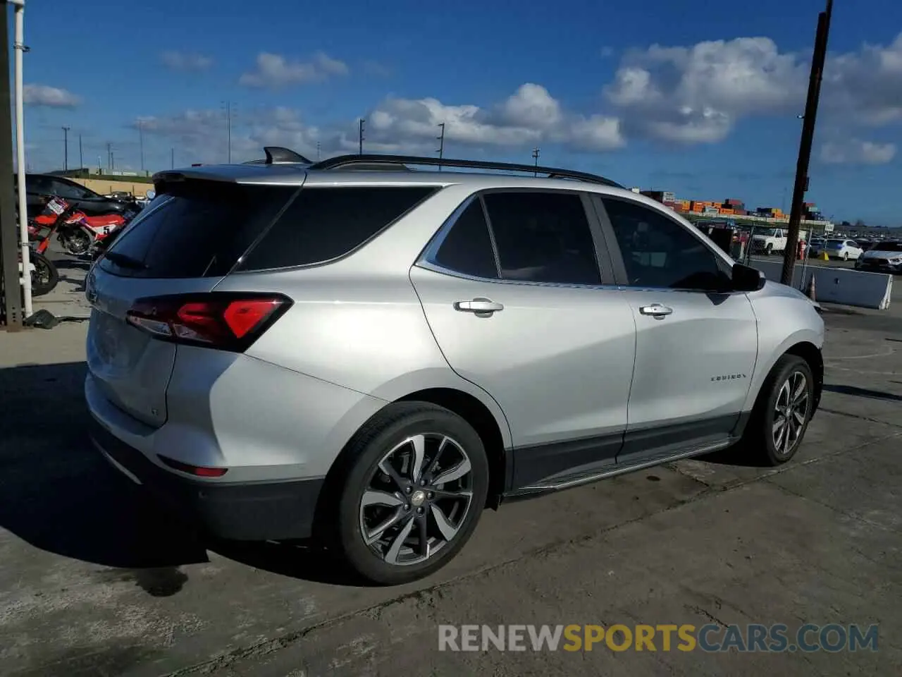 3 Photograph of a damaged car 3GNAXKEV3NL234327 CHEVROLET EQUINOX 2022