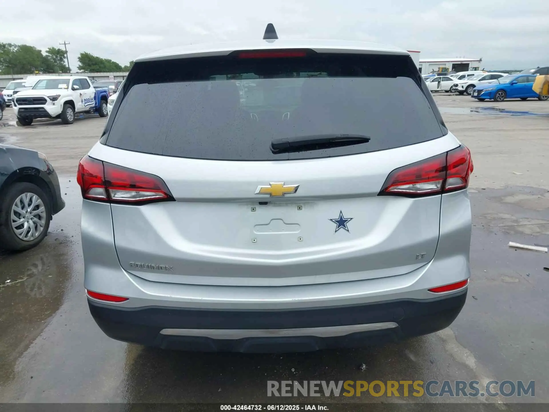 17 Photograph of a damaged car 3GNAXKEV3NL263827 CHEVROLET EQUINOX 2022