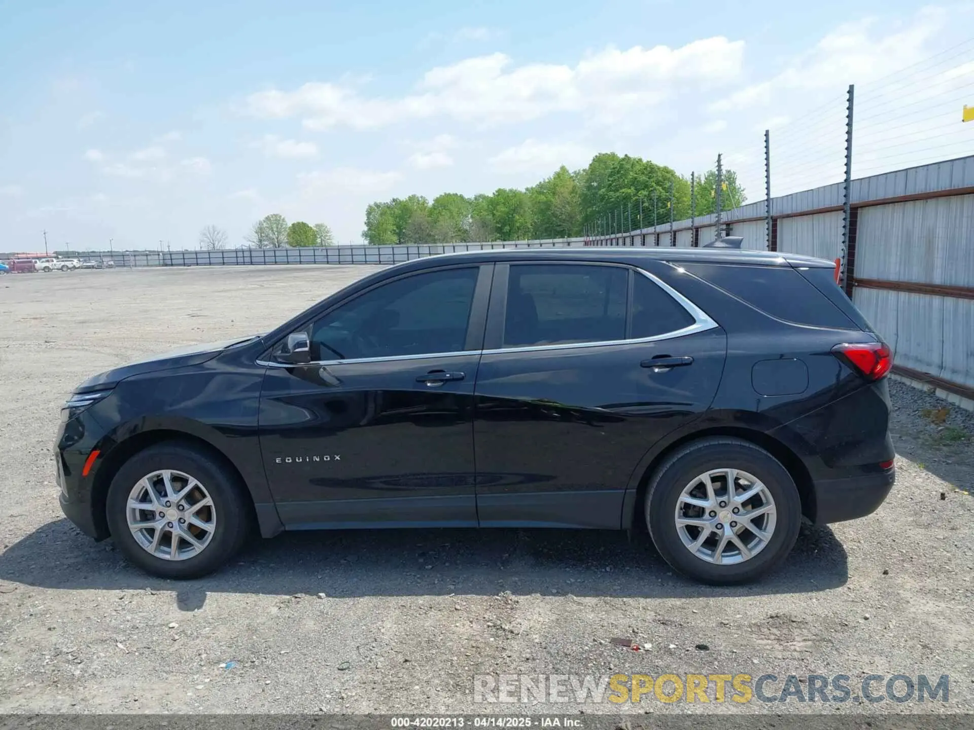 14 Photograph of a damaged car 3GNAXKEV3NL281177 CHEVROLET EQUINOX 2022