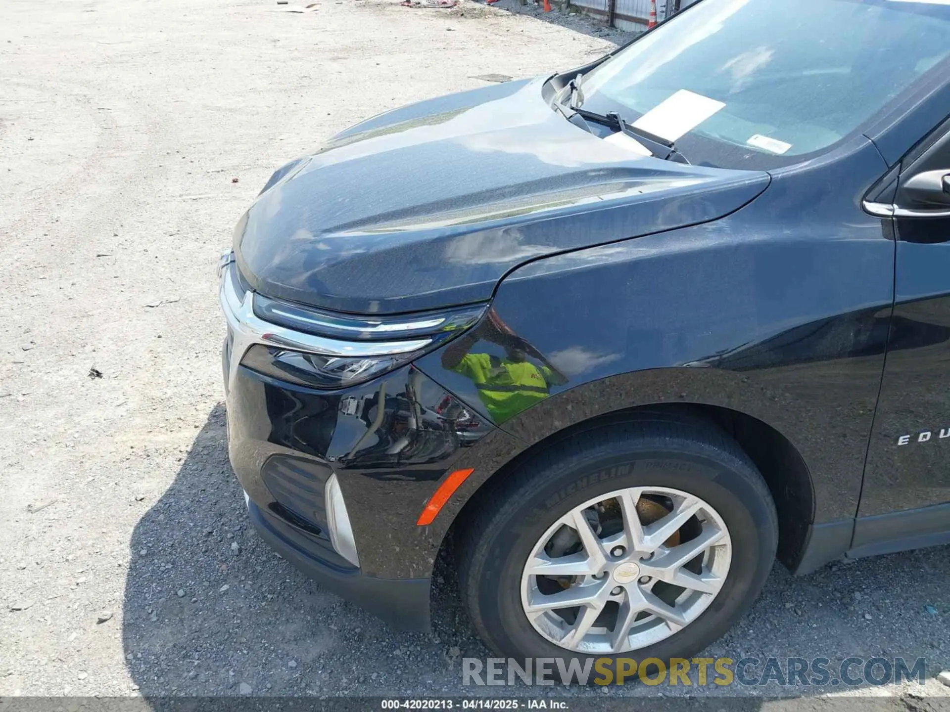 18 Photograph of a damaged car 3GNAXKEV3NL281177 CHEVROLET EQUINOX 2022
