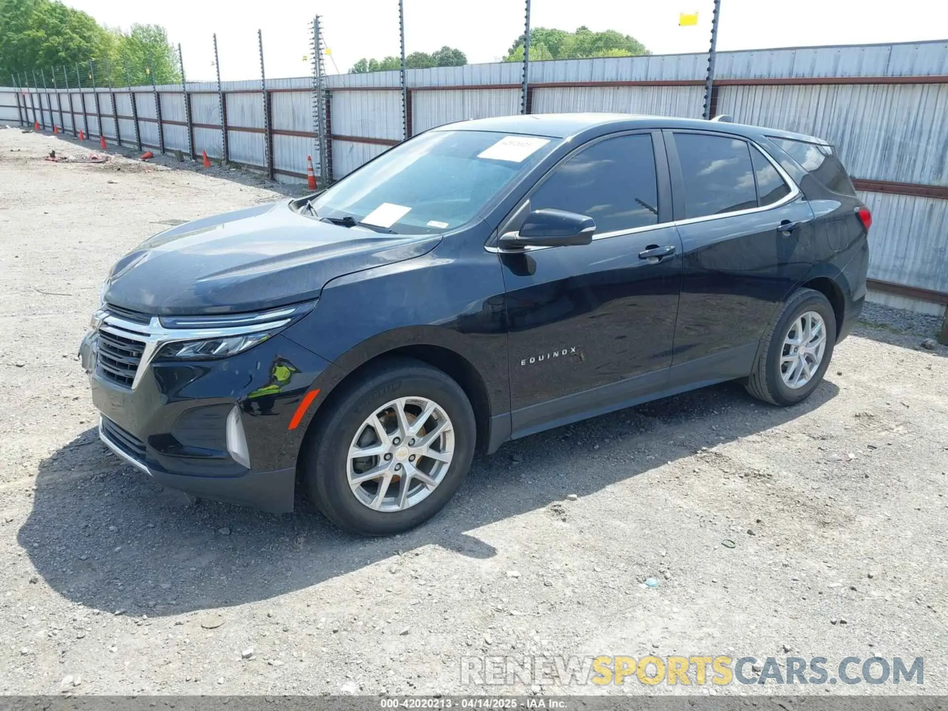 2 Photograph of a damaged car 3GNAXKEV3NL281177 CHEVROLET EQUINOX 2022