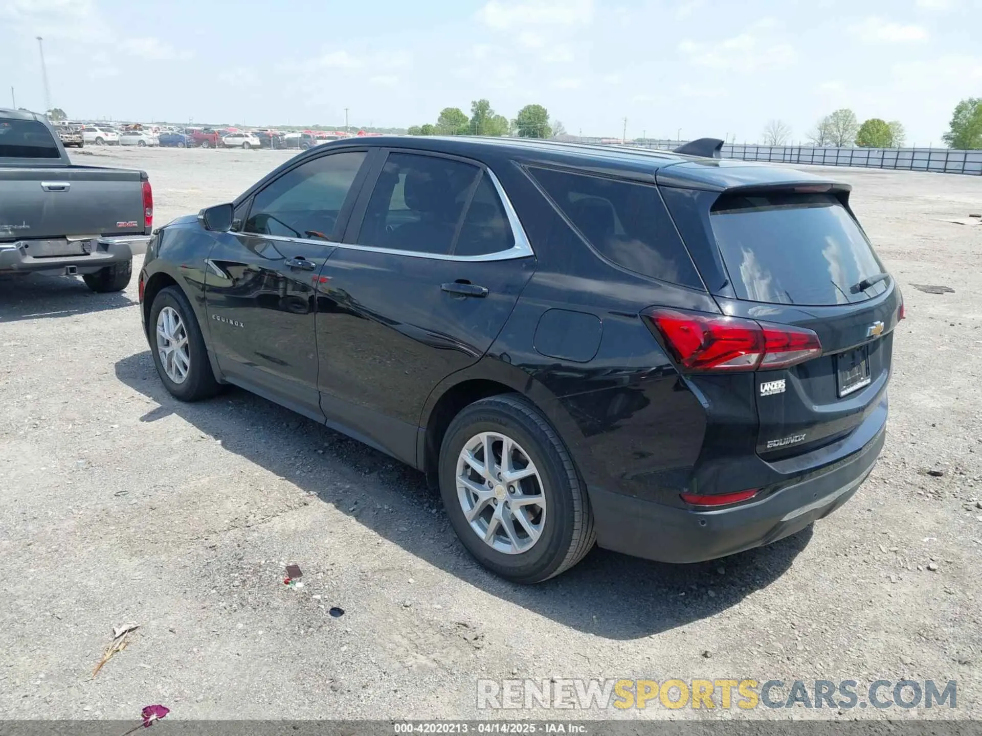 3 Photograph of a damaged car 3GNAXKEV3NL281177 CHEVROLET EQUINOX 2022