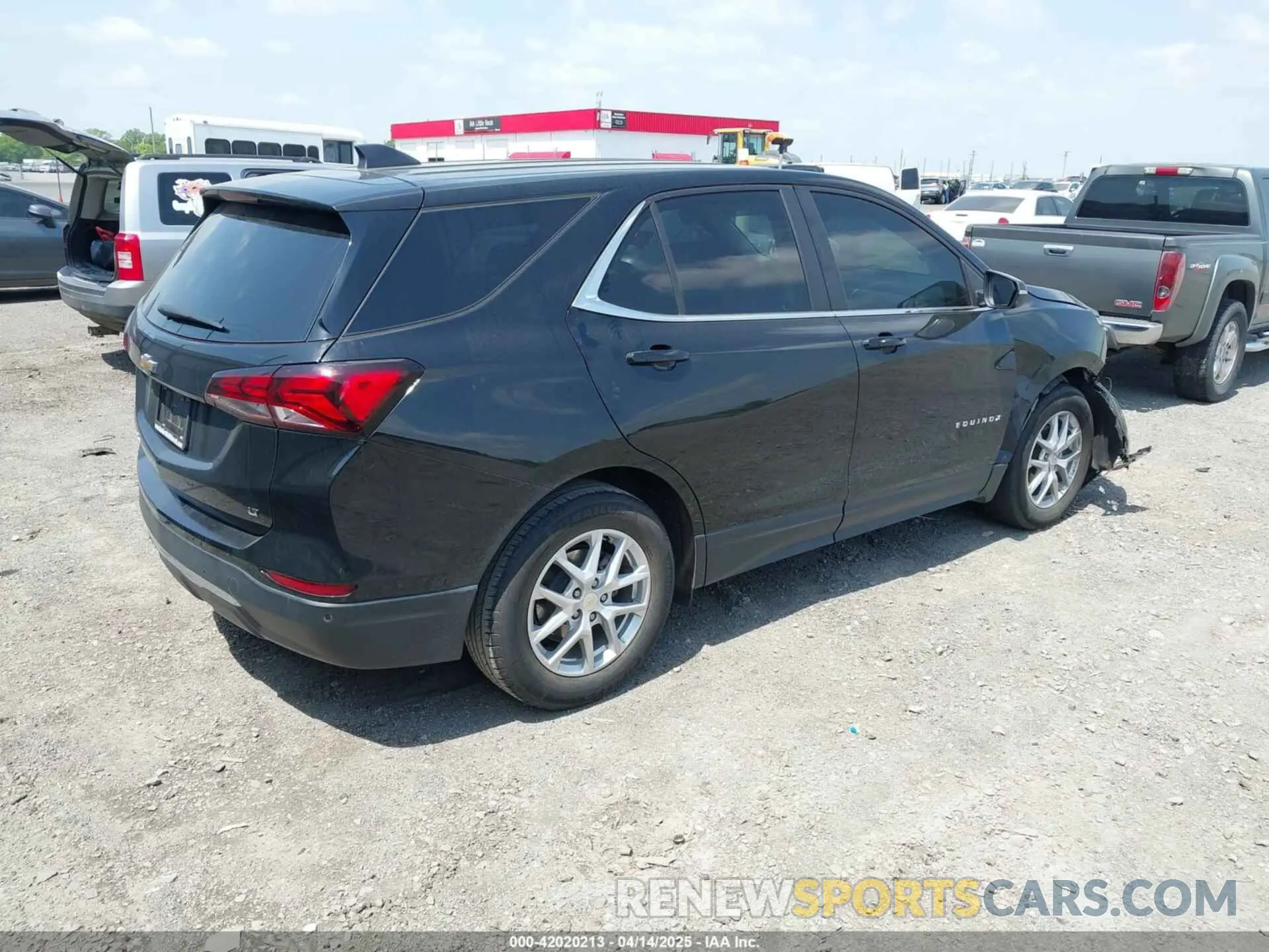 4 Photograph of a damaged car 3GNAXKEV3NL281177 CHEVROLET EQUINOX 2022