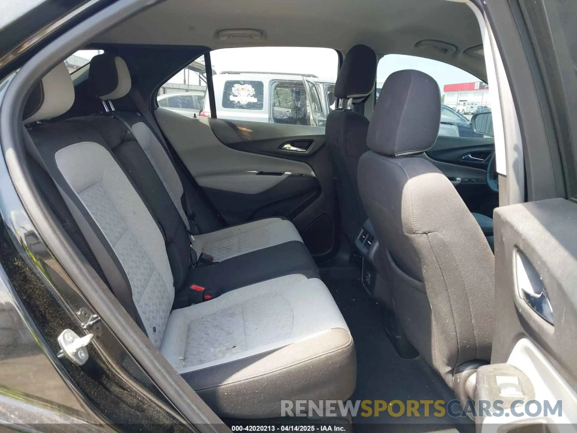 8 Photograph of a damaged car 3GNAXKEV3NL281177 CHEVROLET EQUINOX 2022