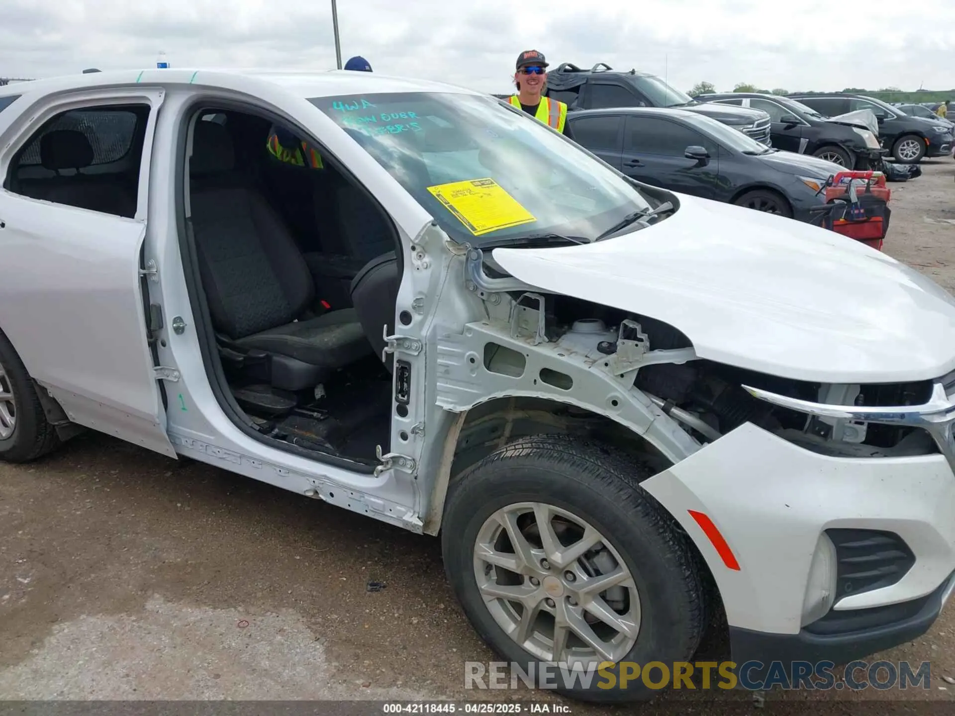 6 Photograph of a damaged car 3GNAXKEV3NL298187 CHEVROLET EQUINOX 2022