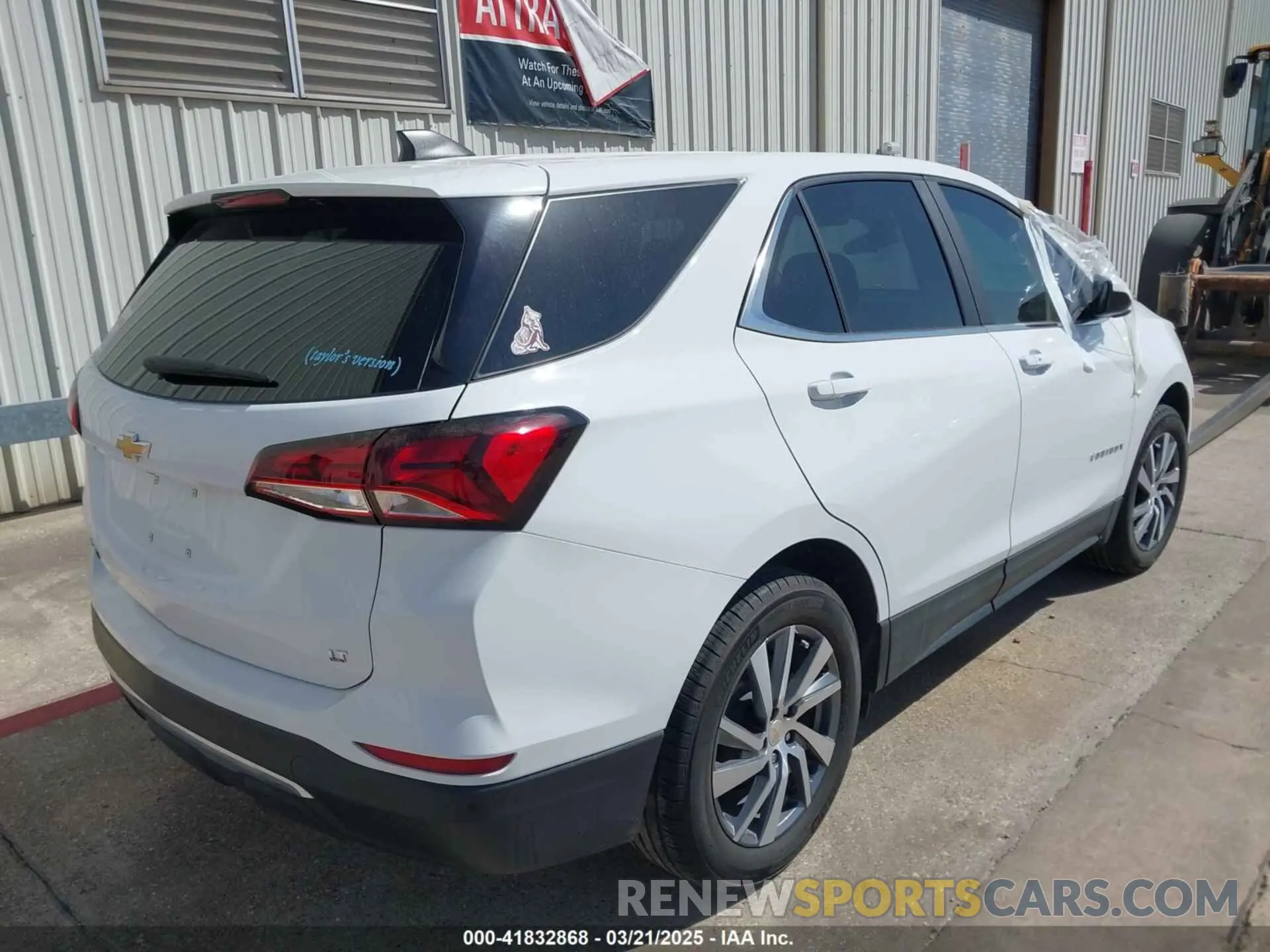 4 Photograph of a damaged car 3GNAXKEV3NL305624 CHEVROLET EQUINOX 2022