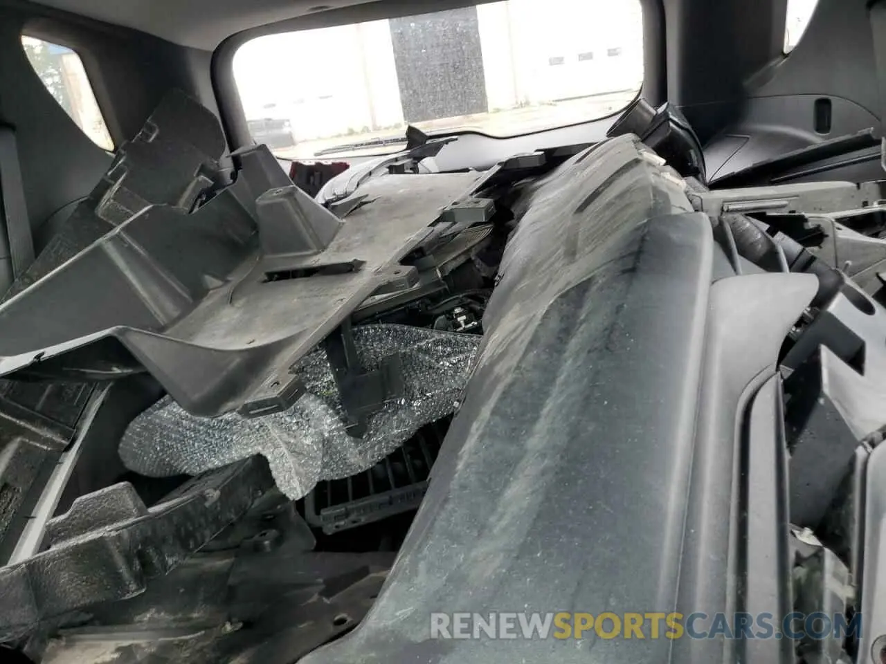 10 Photograph of a damaged car 3GNAXKEV4NL203247 CHEVROLET EQUINOX 2022