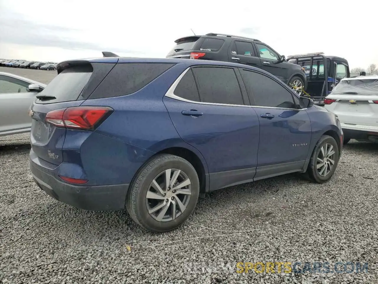 3 Photograph of a damaged car 3GNAXKEV4NL231579 CHEVROLET EQUINOX 2022