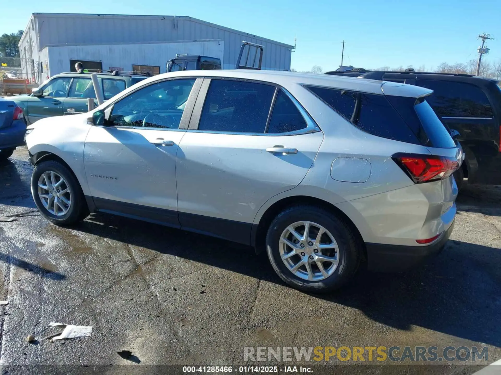 3 Photograph of a damaged car 3GNAXKEV4NL234627 CHEVROLET EQUINOX 2022