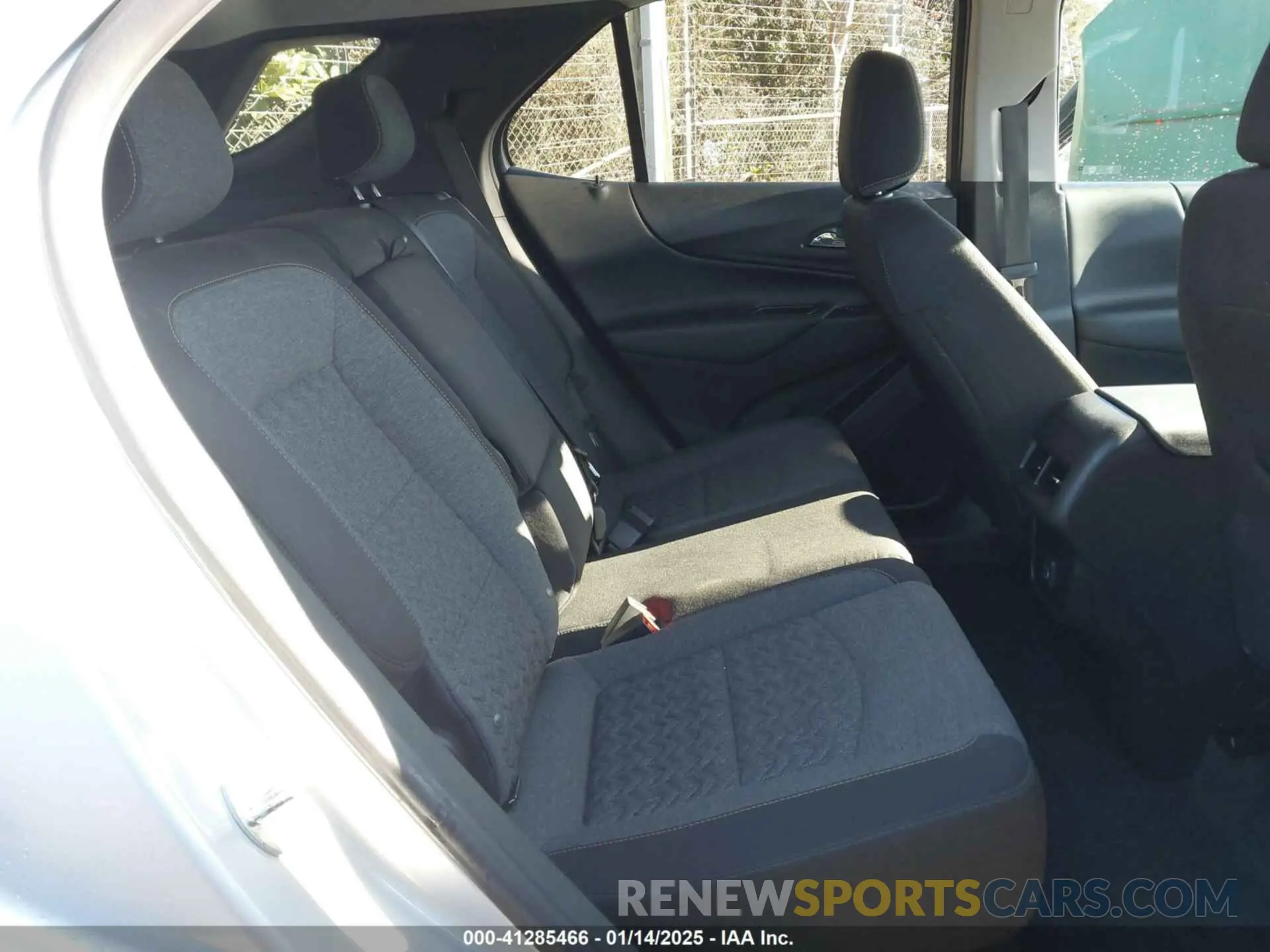 8 Photograph of a damaged car 3GNAXKEV4NL234627 CHEVROLET EQUINOX 2022