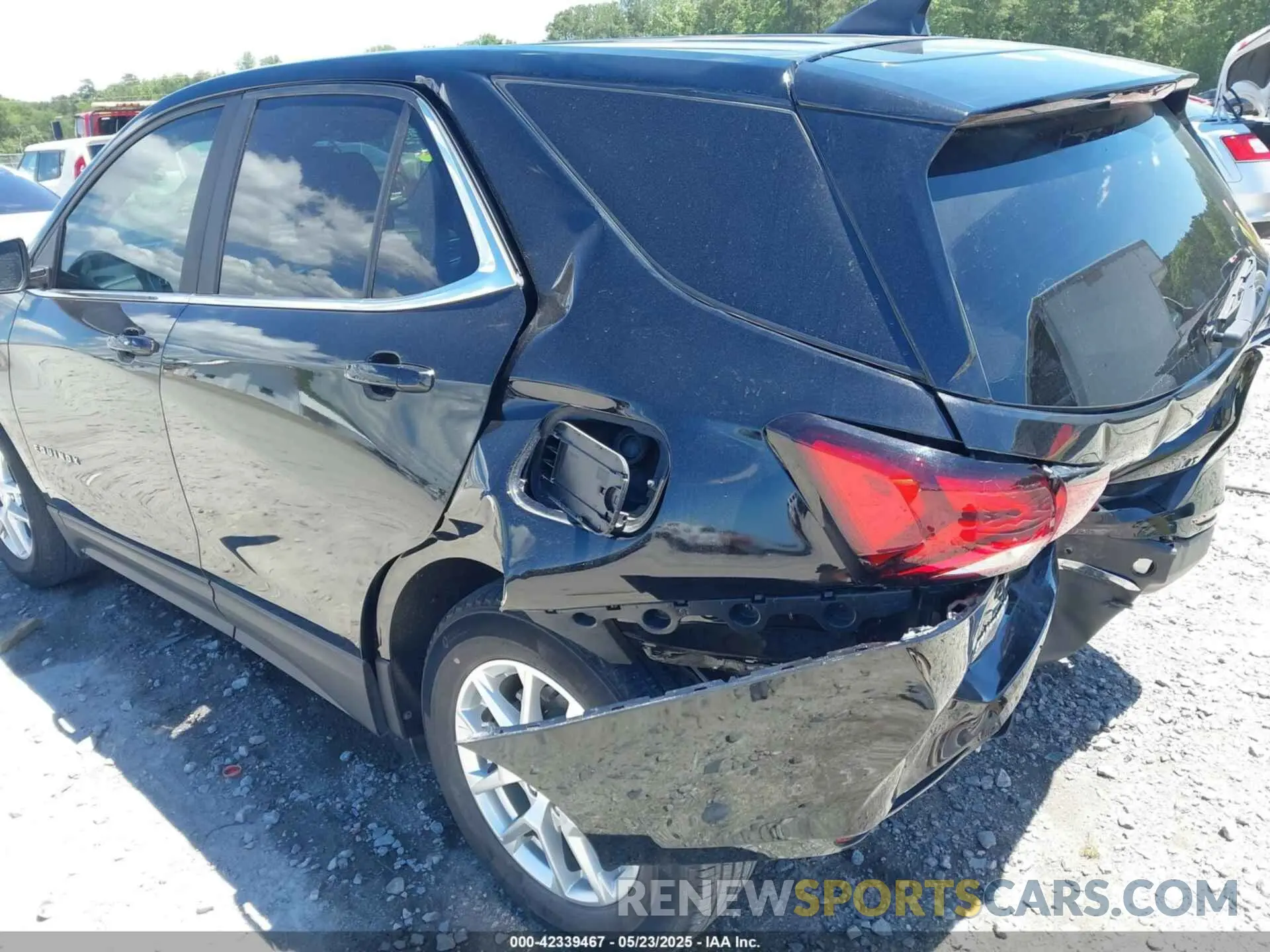 17 Photograph of a damaged car 3GNAXKEV4NL240718 CHEVROLET EQUINOX 2022