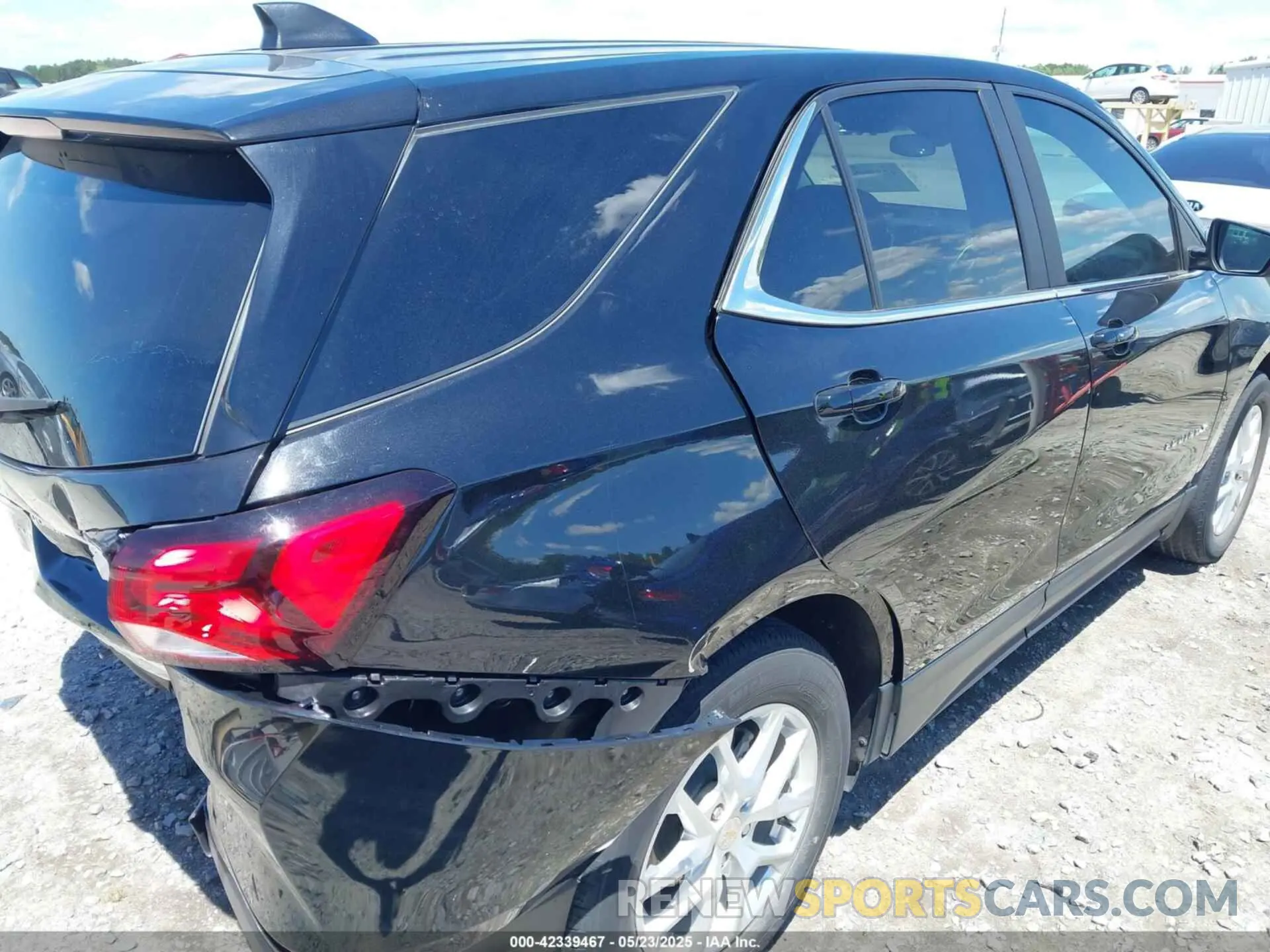 19 Photograph of a damaged car 3GNAXKEV4NL240718 CHEVROLET EQUINOX 2022