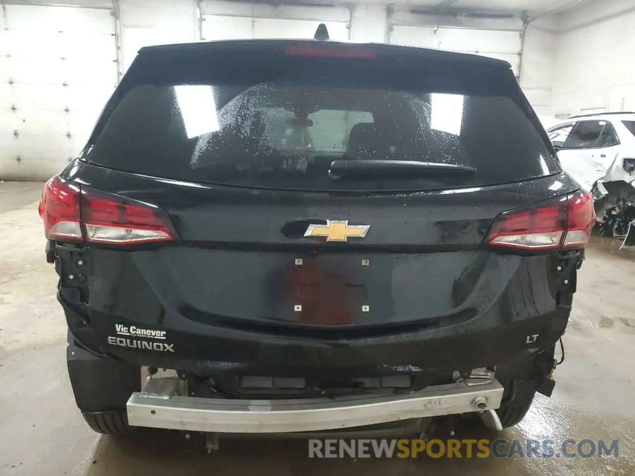 6 Photograph of a damaged car 3GNAXKEV4NL247538 CHEVROLET EQUINOX 2022
