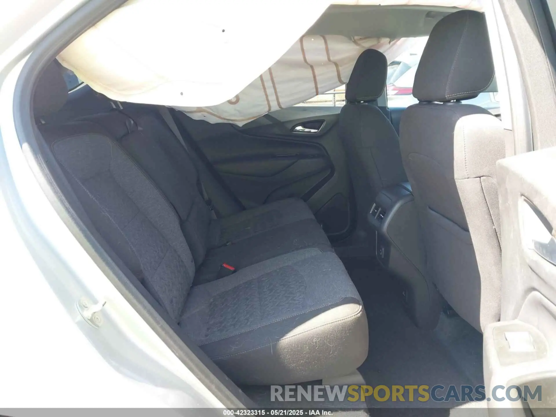 8 Photograph of a damaged car 3GNAXKEV4NL262654 CHEVROLET EQUINOX 2022