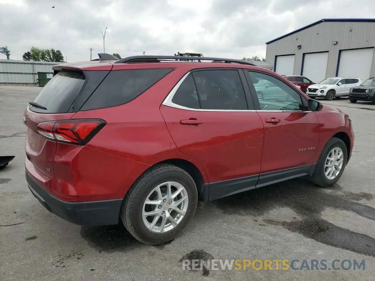 3 Photograph of a damaged car 3GNAXKEV5NL117428 CHEVROLET EQUINOX 2022