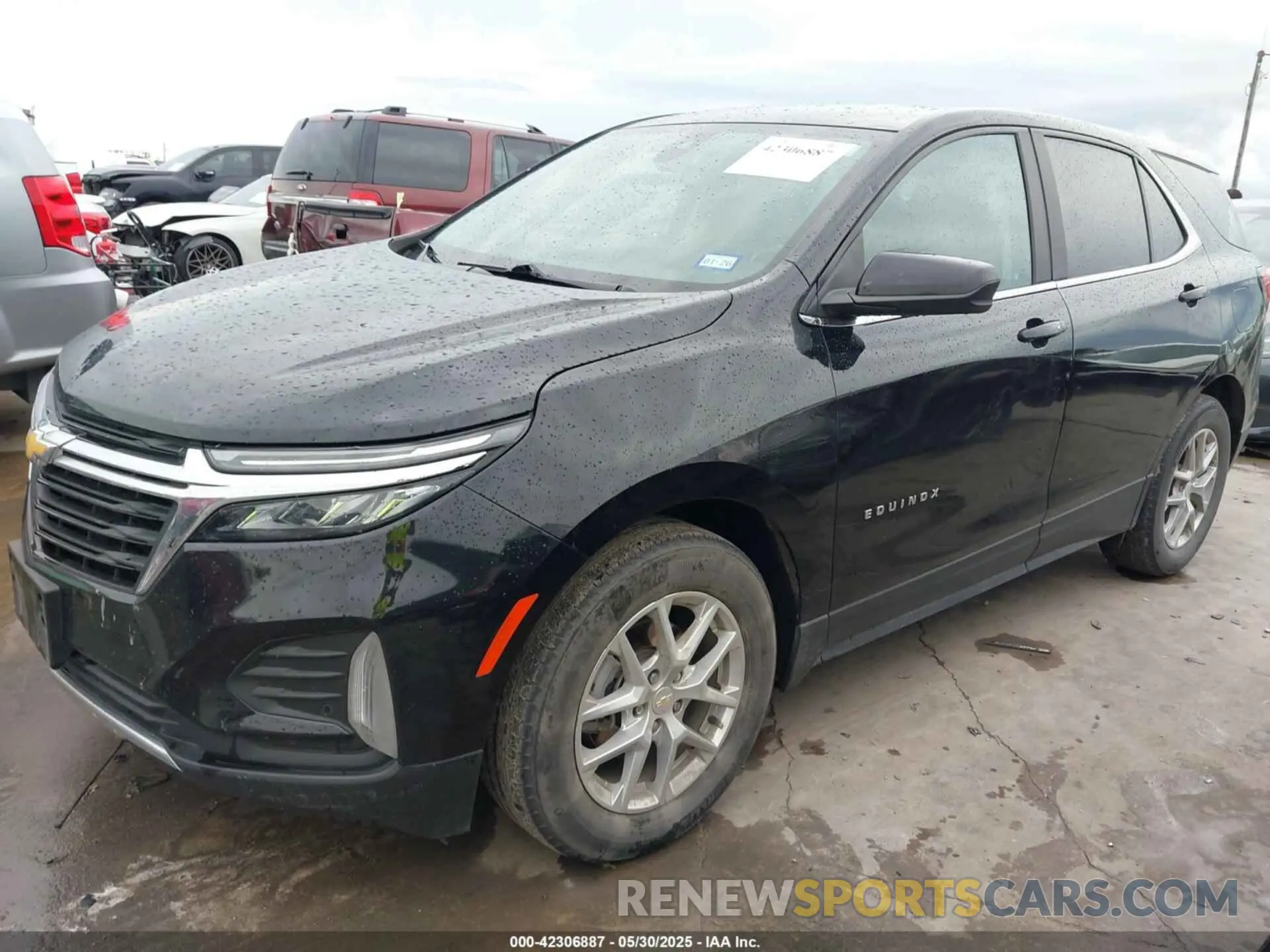 2 Photograph of a damaged car 3GNAXKEV5NL118059 CHEVROLET EQUINOX 2022
