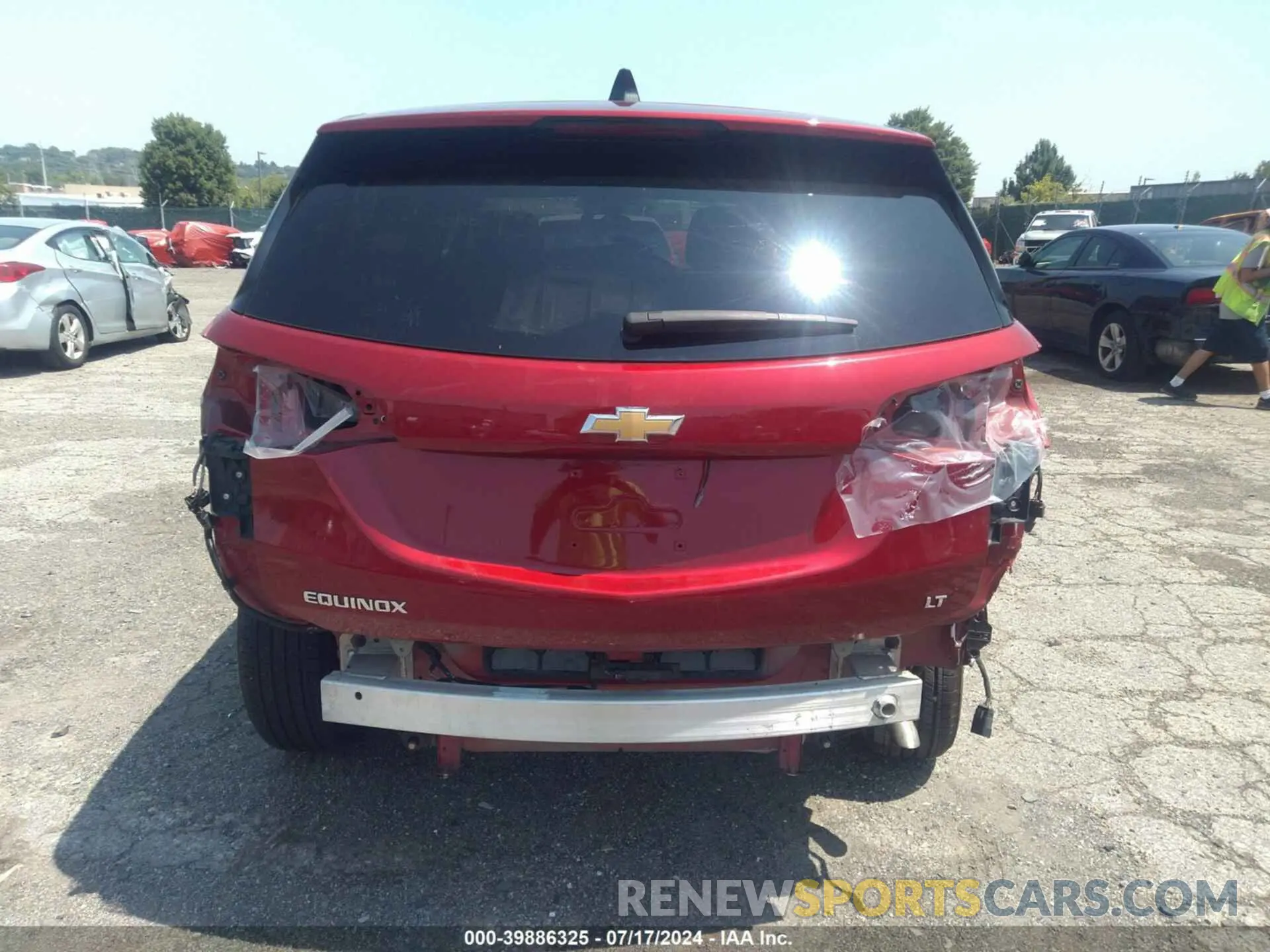 17 Photograph of a damaged car 3GNAXKEV5NL180822 CHEVROLET EQUINOX 2022