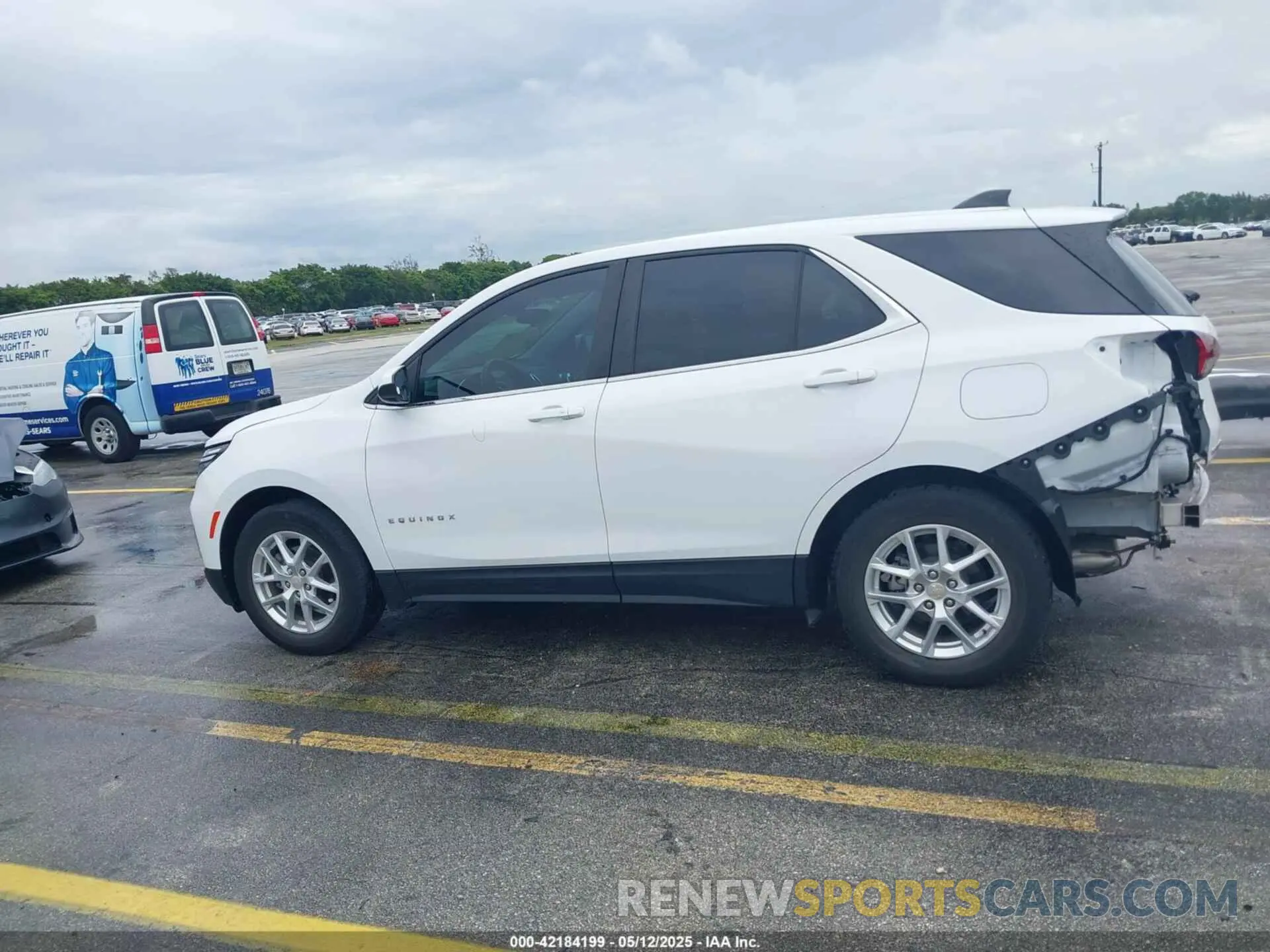 15 Photograph of a damaged car 3GNAXKEV5NL259715 CHEVROLET EQUINOX 2022