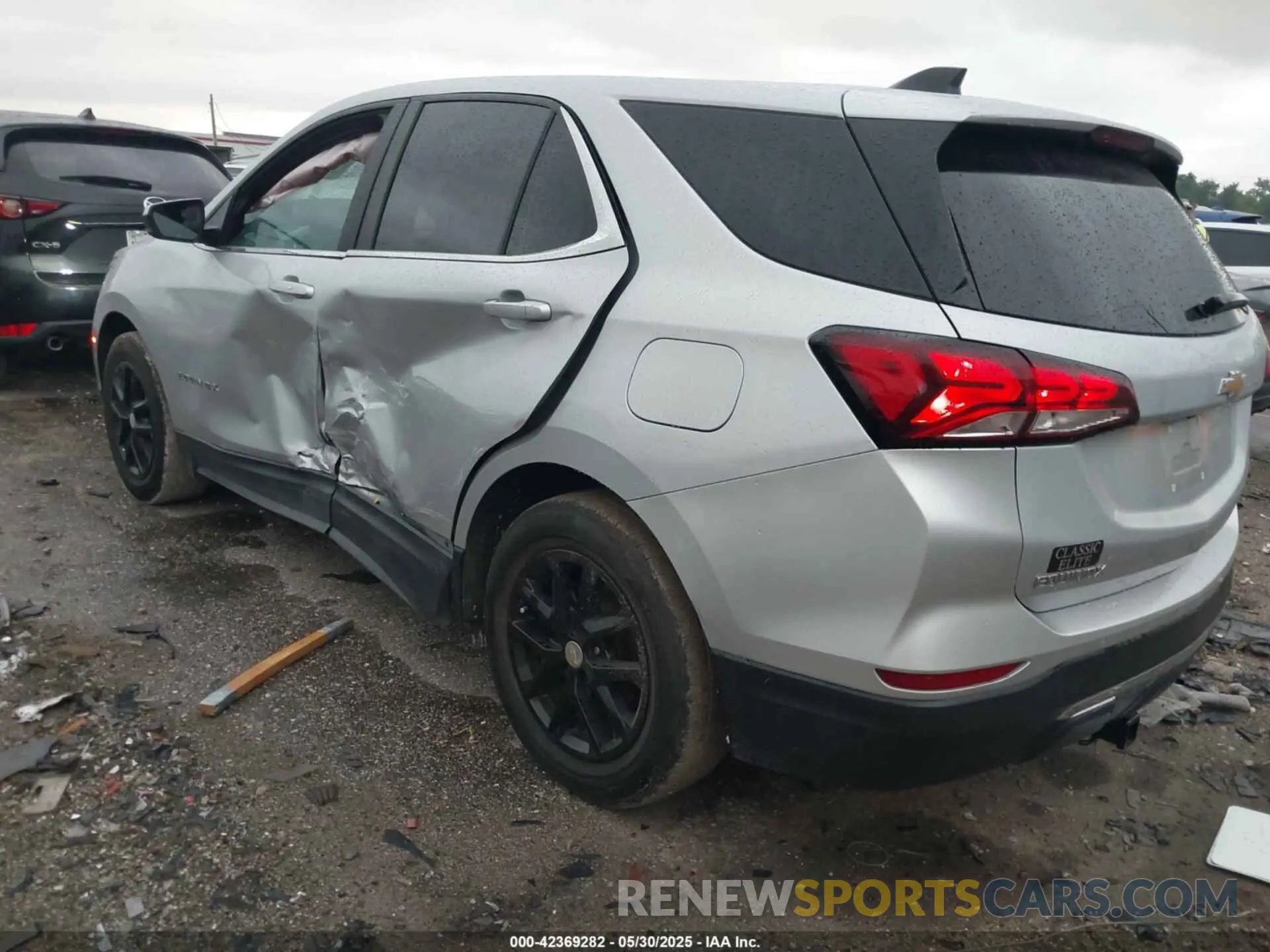 3 Photograph of a damaged car 3GNAXKEV6NL100525 CHEVROLET EQUINOX 2022