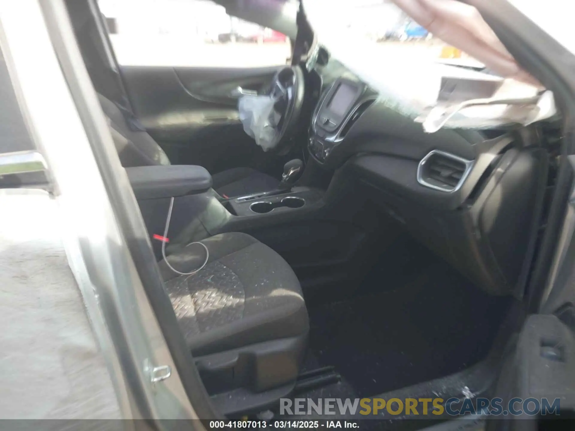 5 Photograph of a damaged car 3GNAXKEV6NL106342 CHEVROLET EQUINOX 2022