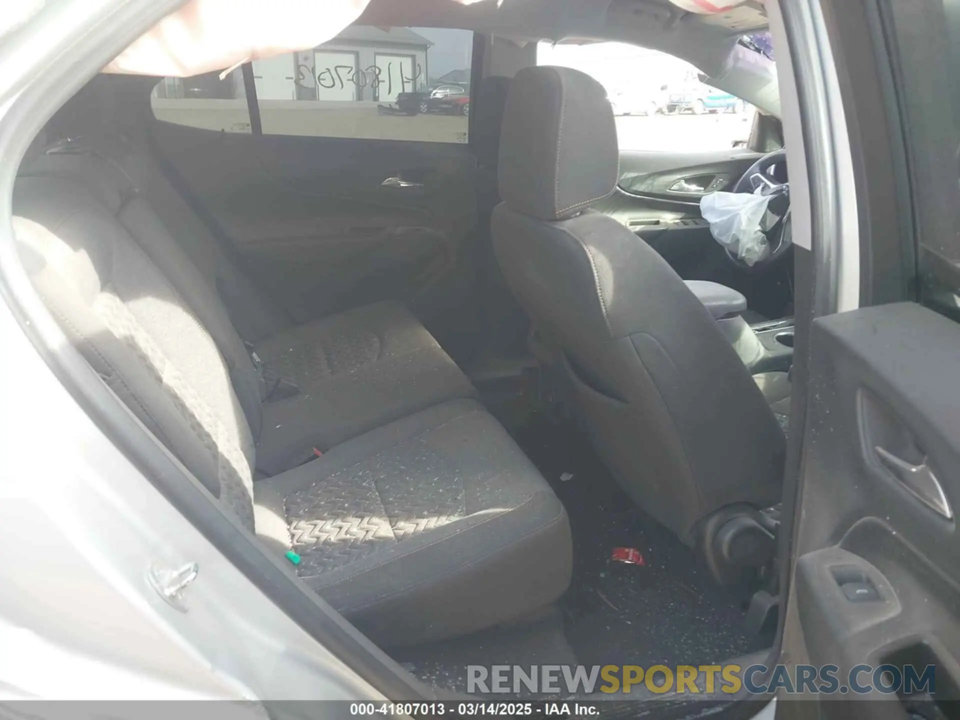 8 Photograph of a damaged car 3GNAXKEV6NL106342 CHEVROLET EQUINOX 2022