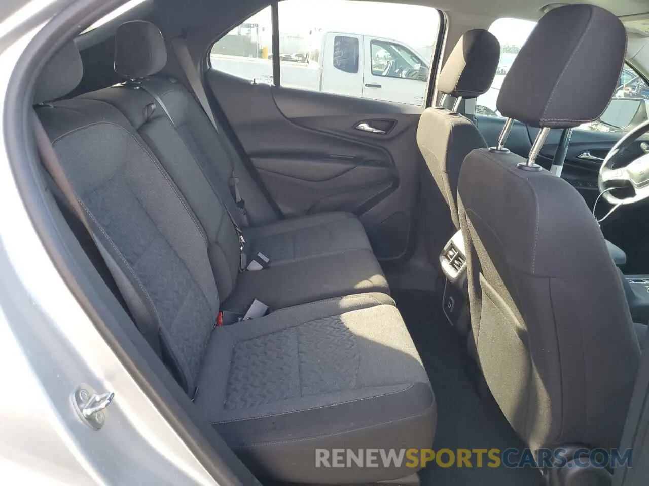 11 Photograph of a damaged car 3GNAXKEV6NL137686 CHEVROLET EQUINOX 2022