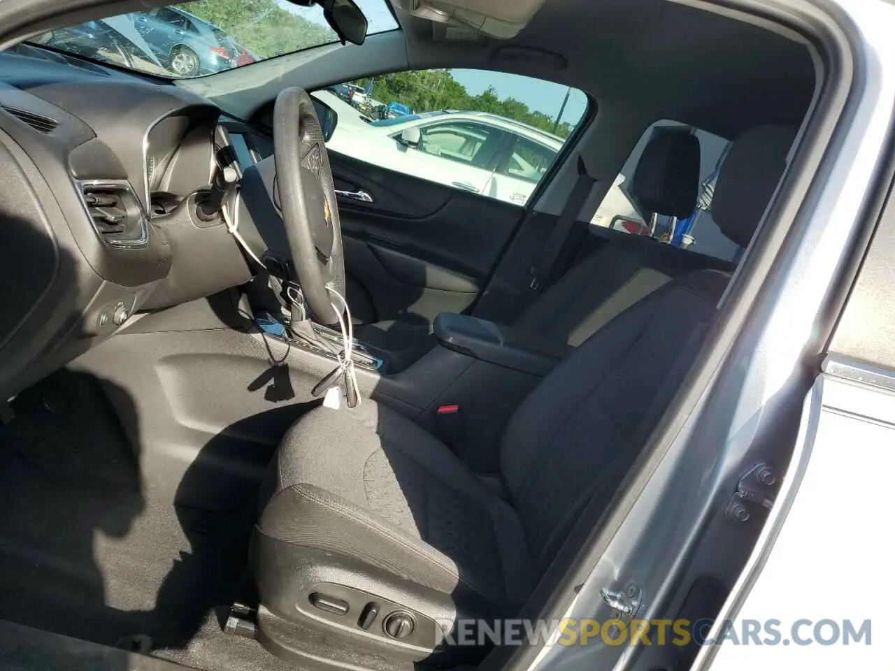 7 Photograph of a damaged car 3GNAXKEV6NL137686 CHEVROLET EQUINOX 2022