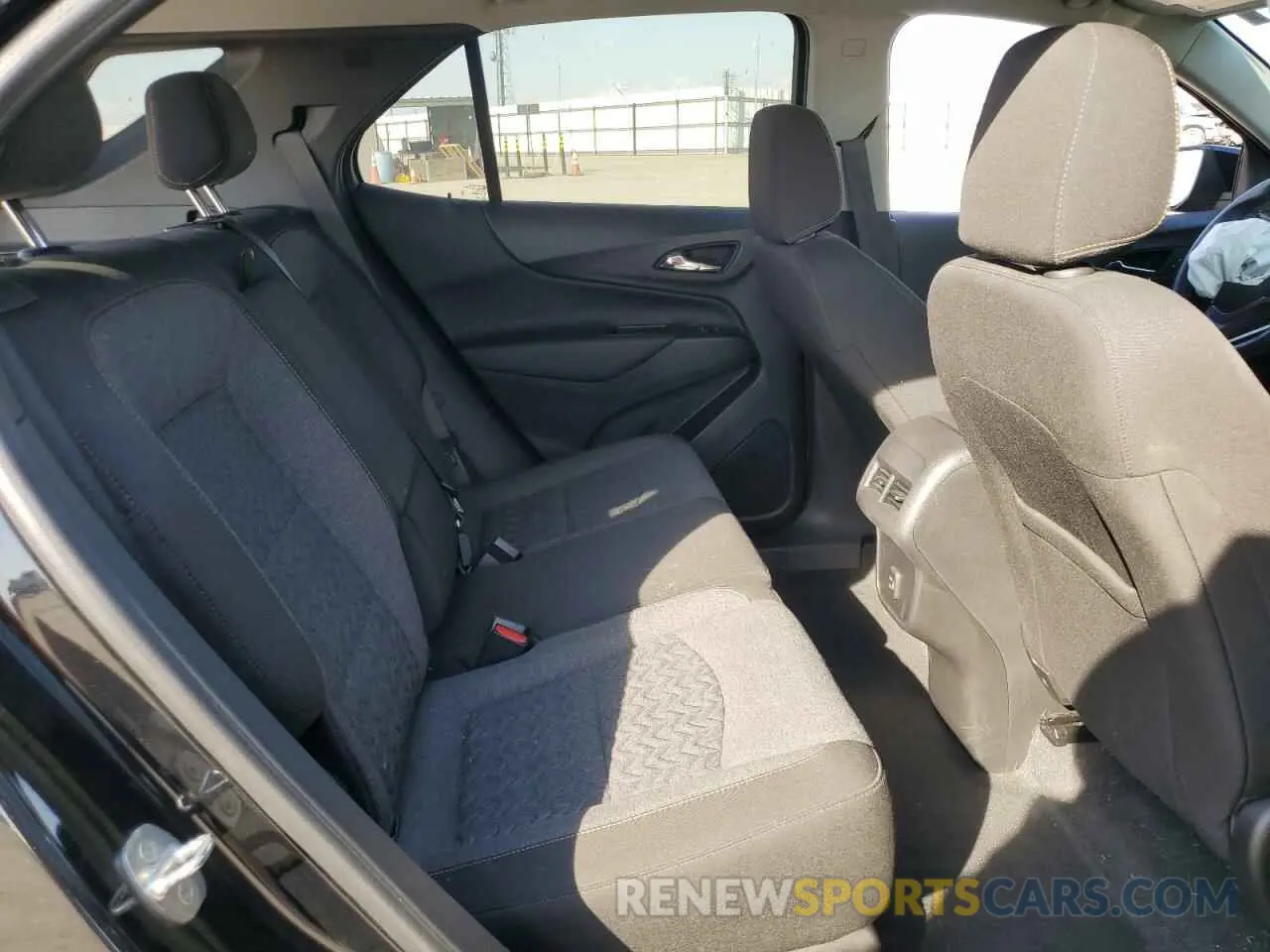 11 Photograph of a damaged car 3GNAXKEV6NL279052 CHEVROLET EQUINOX 2022