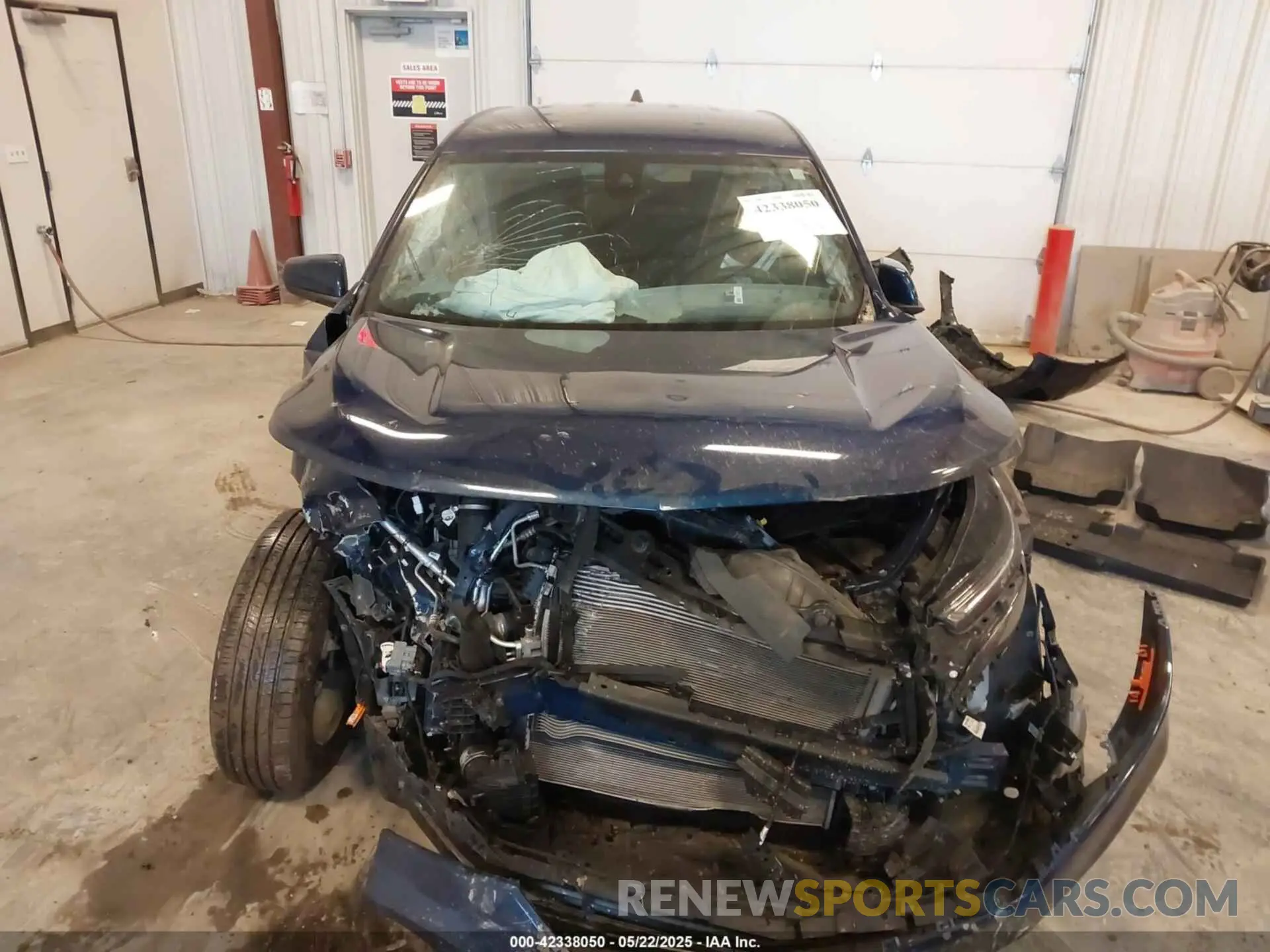12 Photograph of a damaged car 3GNAXKEV6NL282839 CHEVROLET EQUINOX 2022