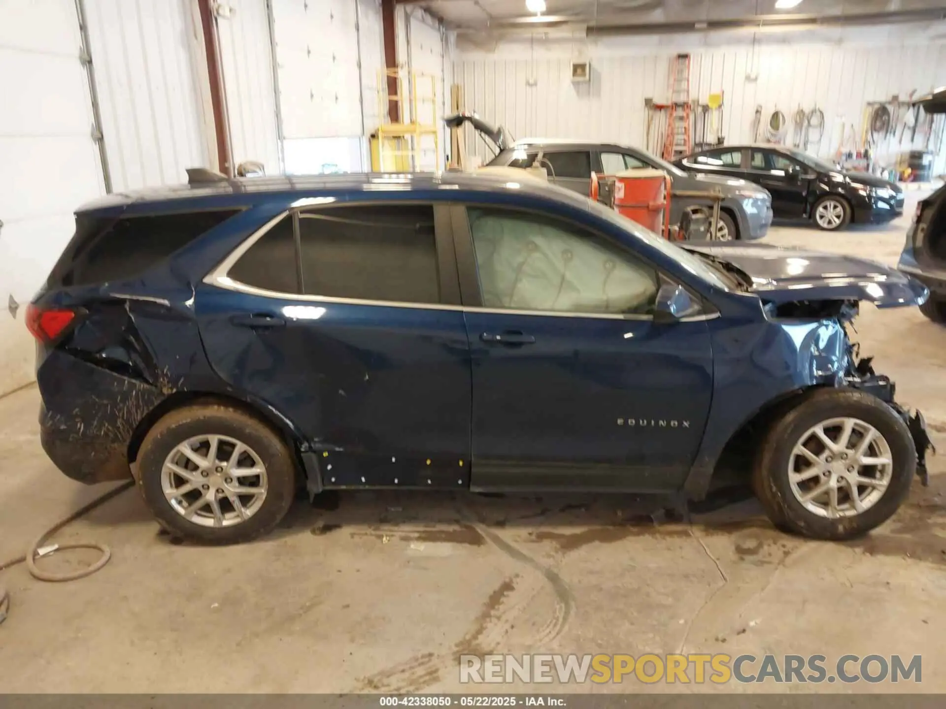 13 Photograph of a damaged car 3GNAXKEV6NL282839 CHEVROLET EQUINOX 2022