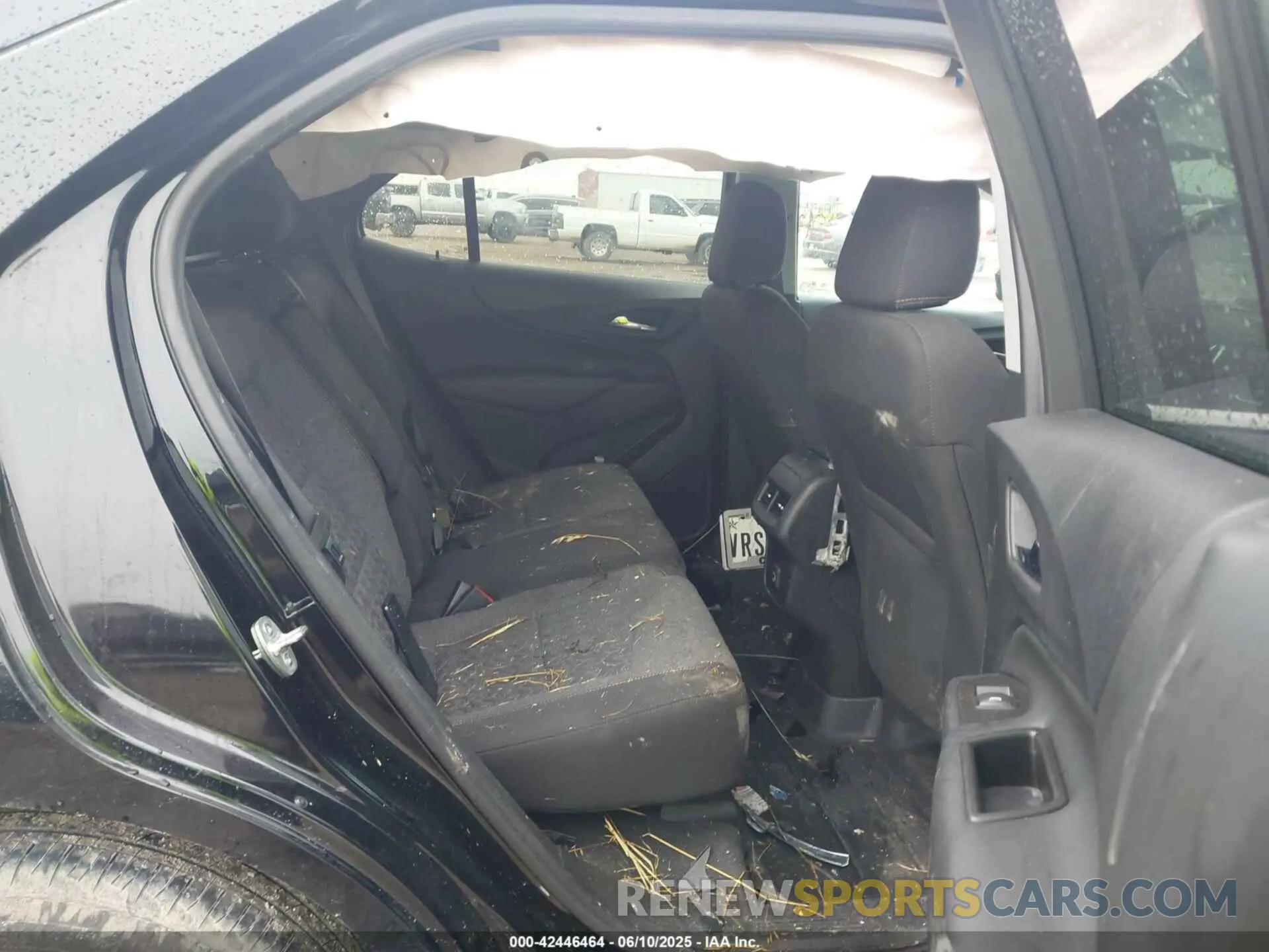 8 Photograph of a damaged car 3GNAXKEV6NL287295 CHEVROLET EQUINOX 2022