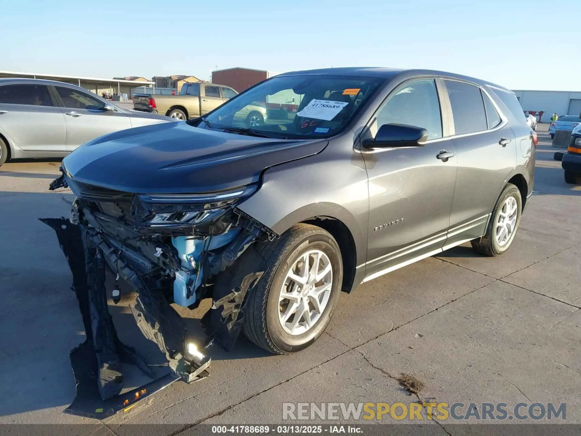 2 Photograph of a damaged car 3GNAXKEV6NS195352 CHEVROLET EQUINOX 2022