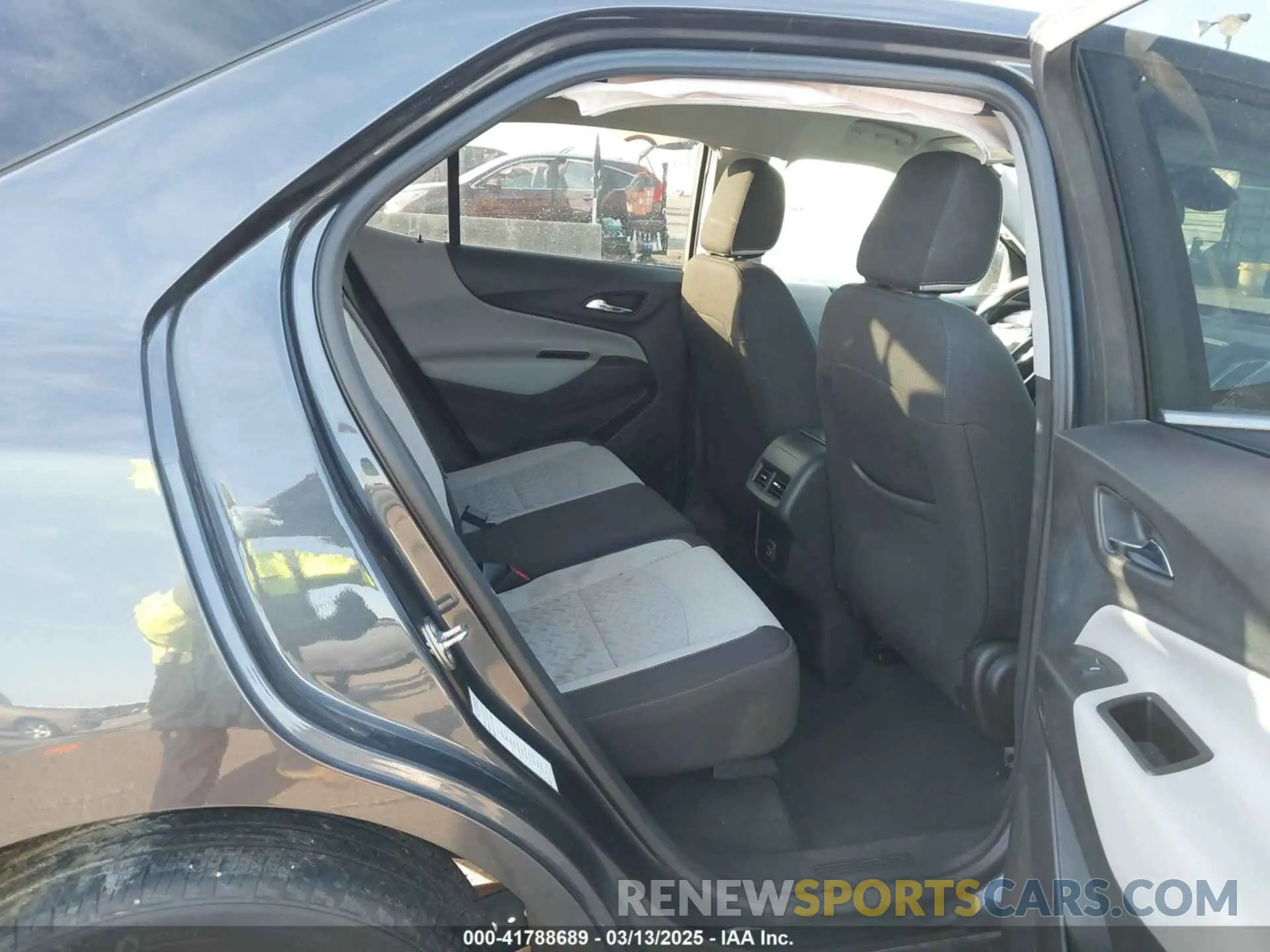 8 Photograph of a damaged car 3GNAXKEV6NS195352 CHEVROLET EQUINOX 2022