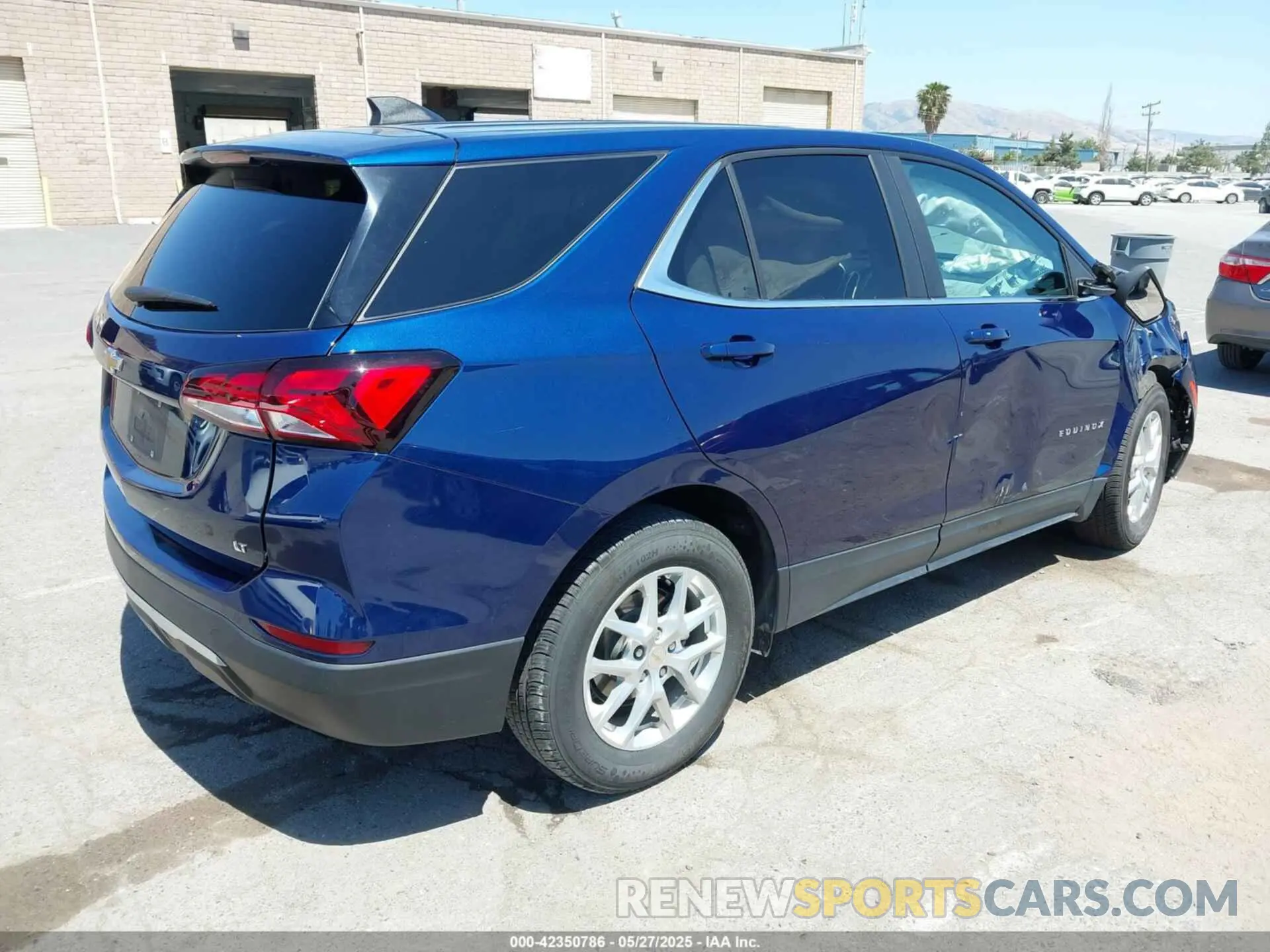 4 Photograph of a damaged car 3GNAXKEV7NL175394 CHEVROLET EQUINOX 2022
