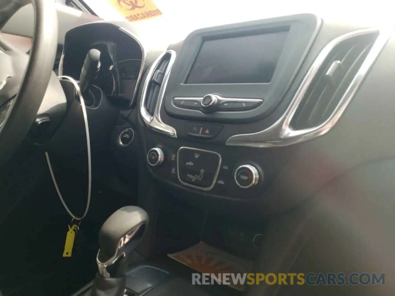 9 Photograph of a damaged car 3GNAXKEV7NL216591 CHEVROLET EQUINOX 2022