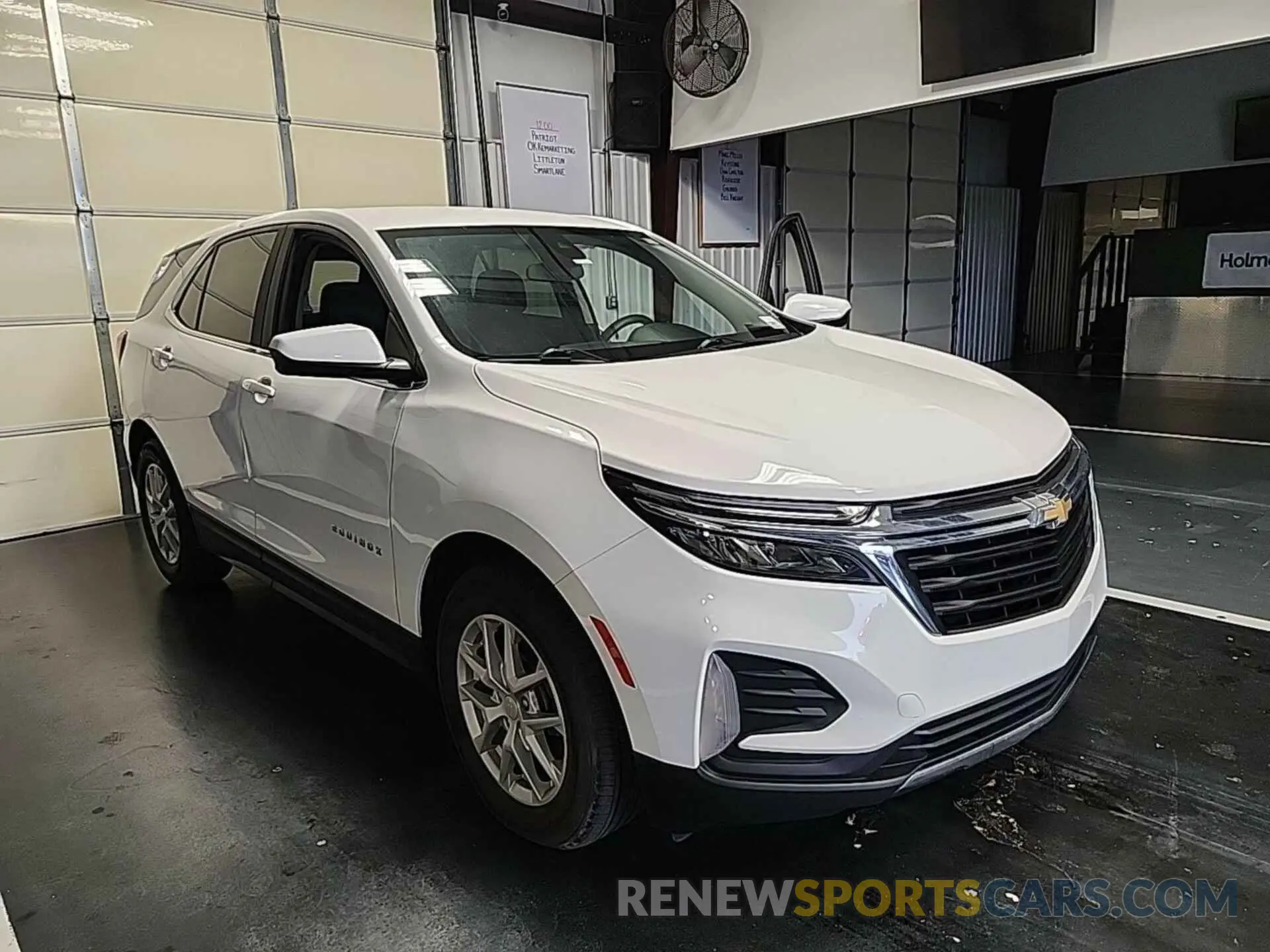 7 Photograph of a damaged car 3GNAXKEV7NL262437 CHEVROLET EQUINOX 2022