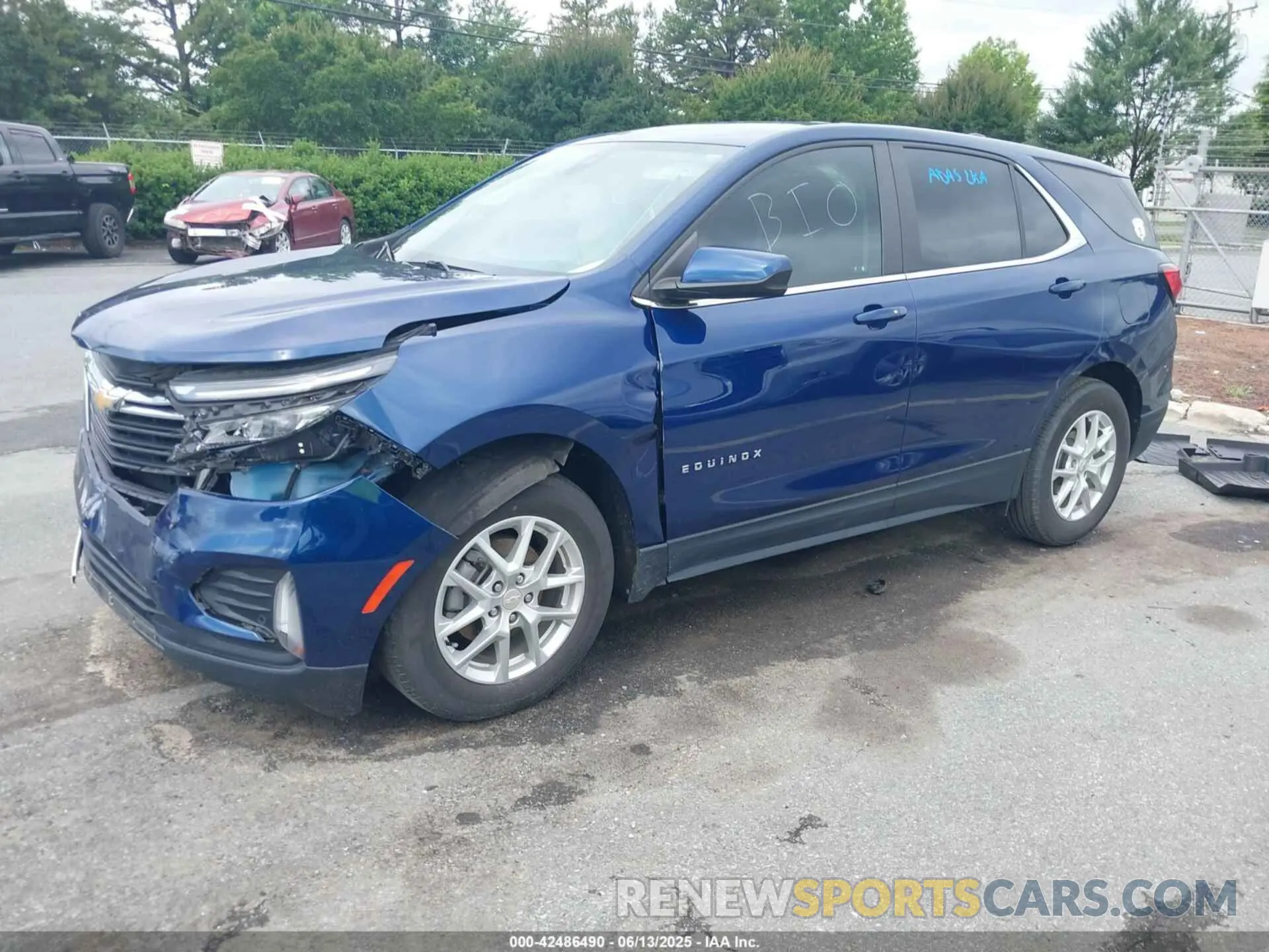 2 Photograph of a damaged car 3GNAXKEV7NL295969 CHEVROLET EQUINOX 2022