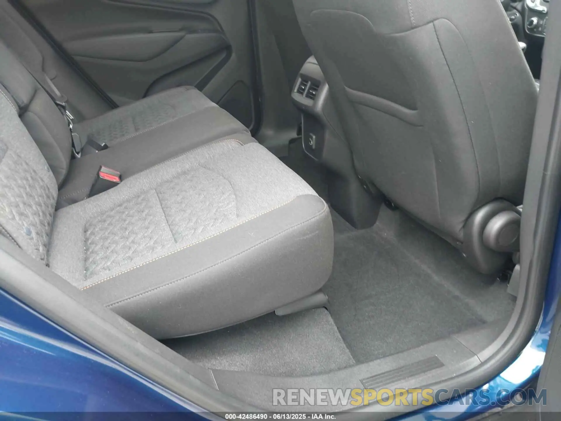 8 Photograph of a damaged car 3GNAXKEV7NL295969 CHEVROLET EQUINOX 2022