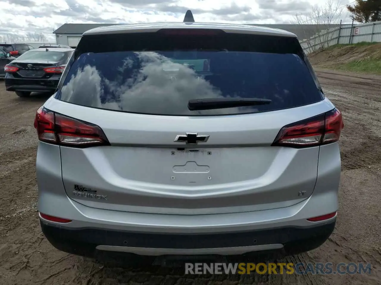 6 Photograph of a damaged car 3GNAXKEV7NS104735 CHEVROLET EQUINOX 2022
