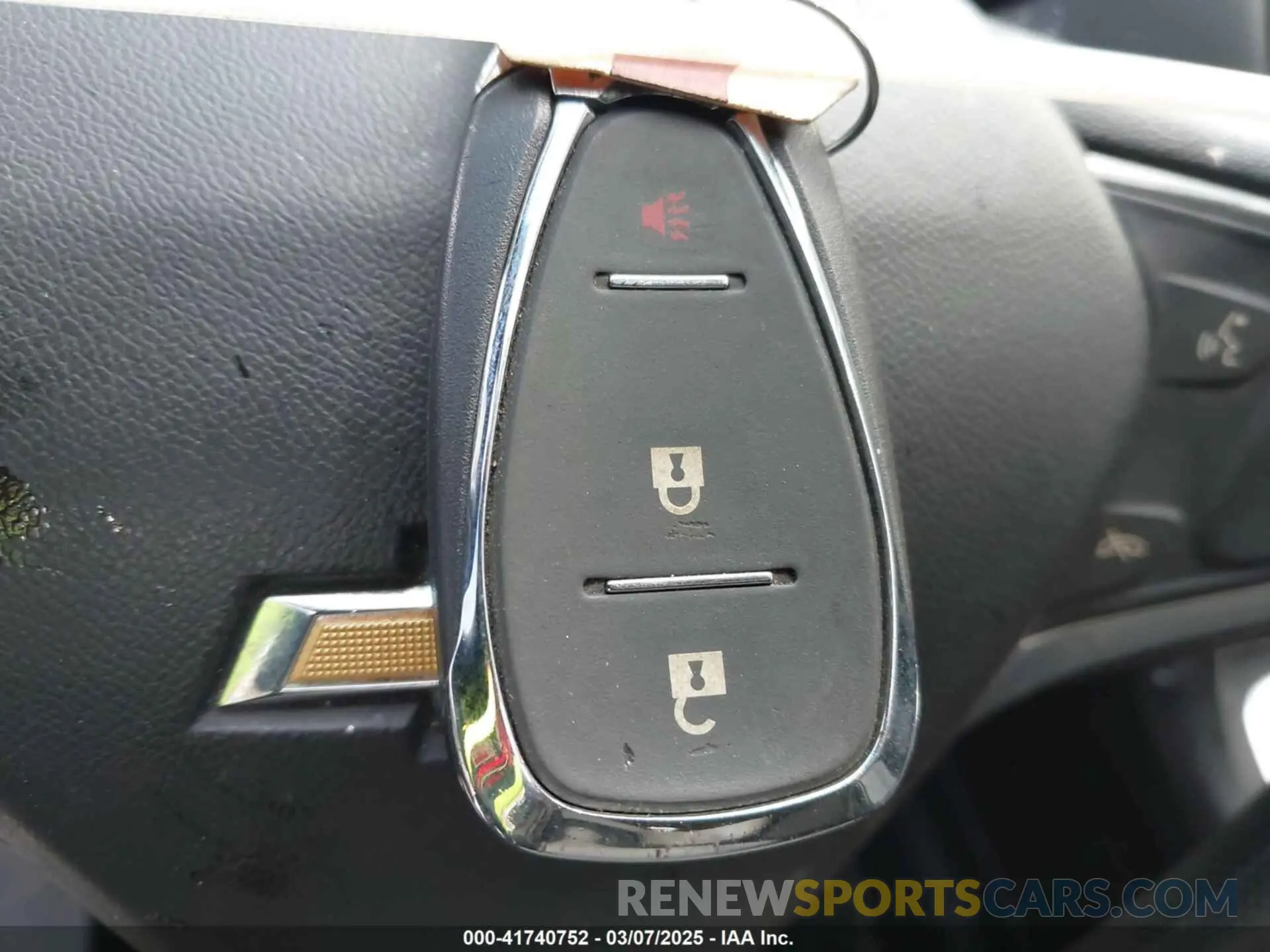 11 Photograph of a damaged car 3GNAXKEV8NL146079 CHEVROLET EQUINOX 2022