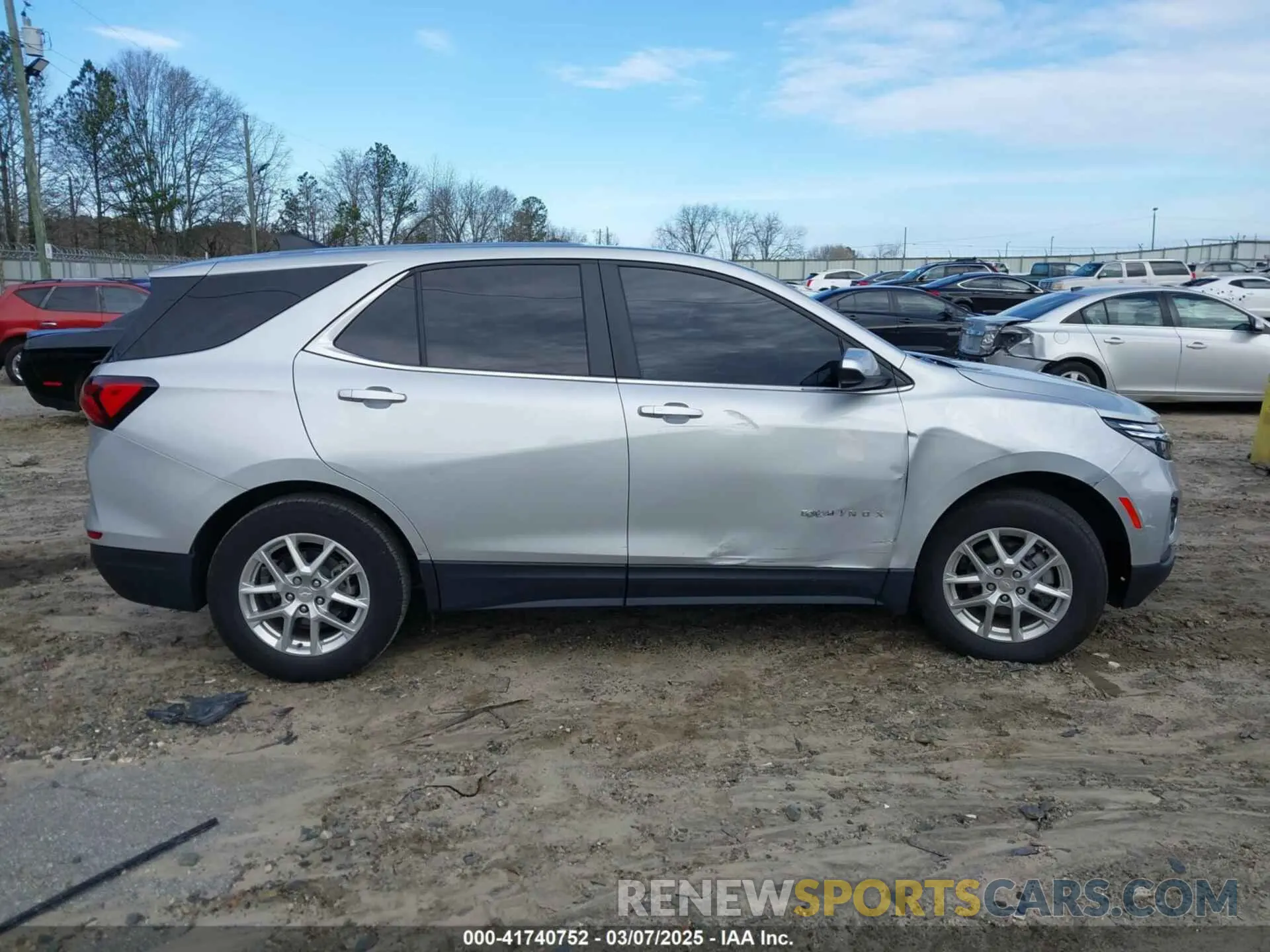 13 Photograph of a damaged car 3GNAXKEV8NL146079 CHEVROLET EQUINOX 2022