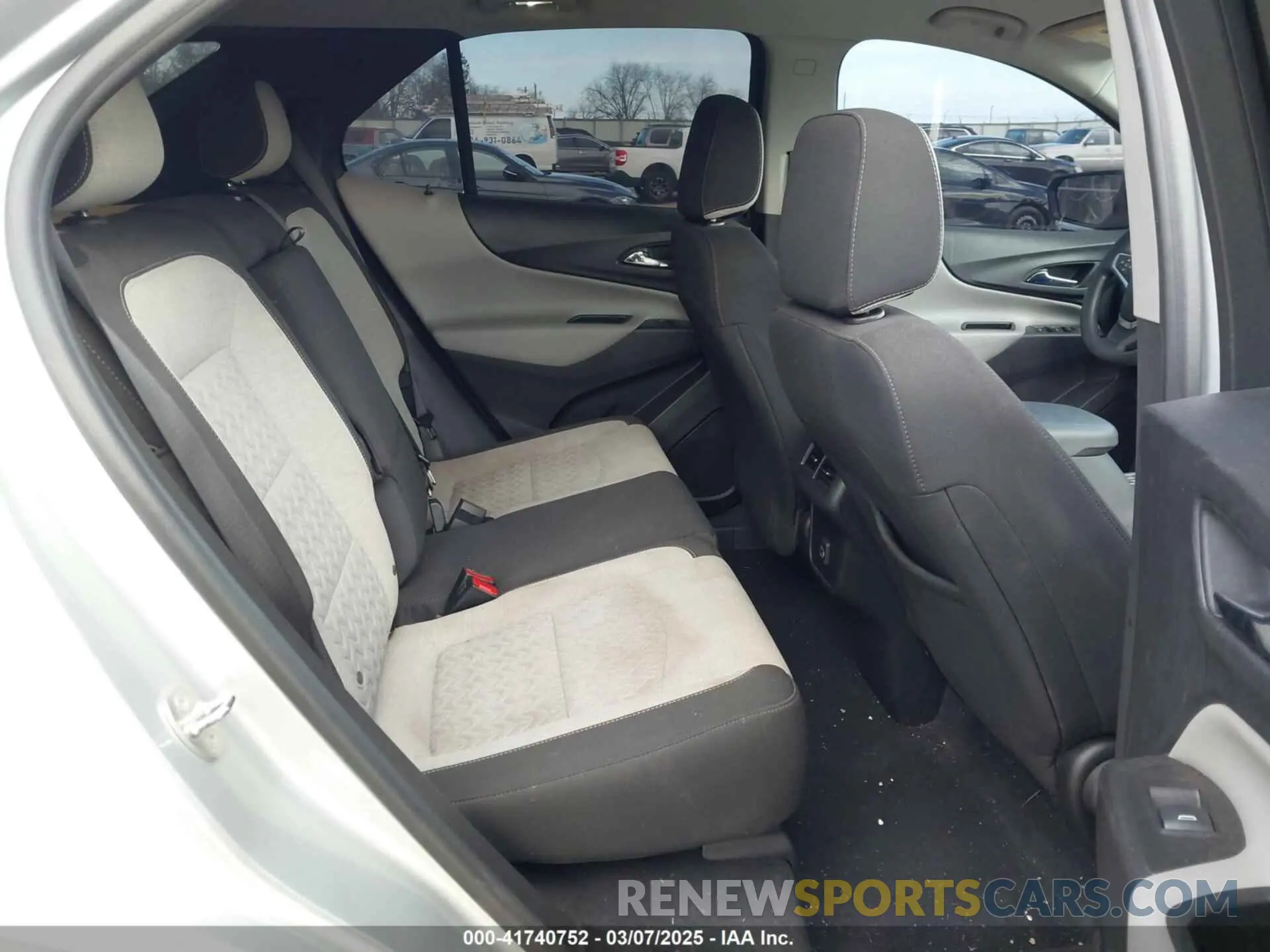 8 Photograph of a damaged car 3GNAXKEV8NL146079 CHEVROLET EQUINOX 2022