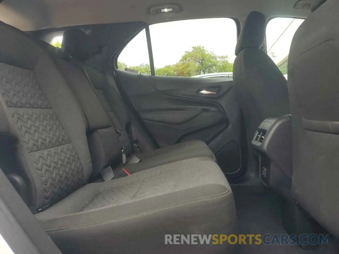 11 Photograph of a damaged car 3GNAXKEV8NL161410 CHEVROLET EQUINOX 2022
