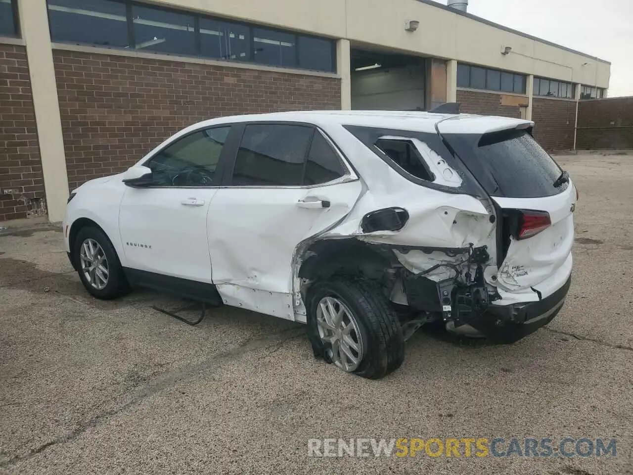 2 Photograph of a damaged car 3GNAXKEV8NL161410 CHEVROLET EQUINOX 2022
