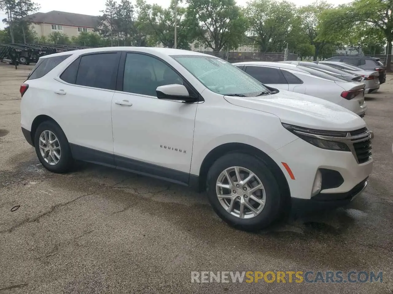 4 Photograph of a damaged car 3GNAXKEV8NL161410 CHEVROLET EQUINOX 2022