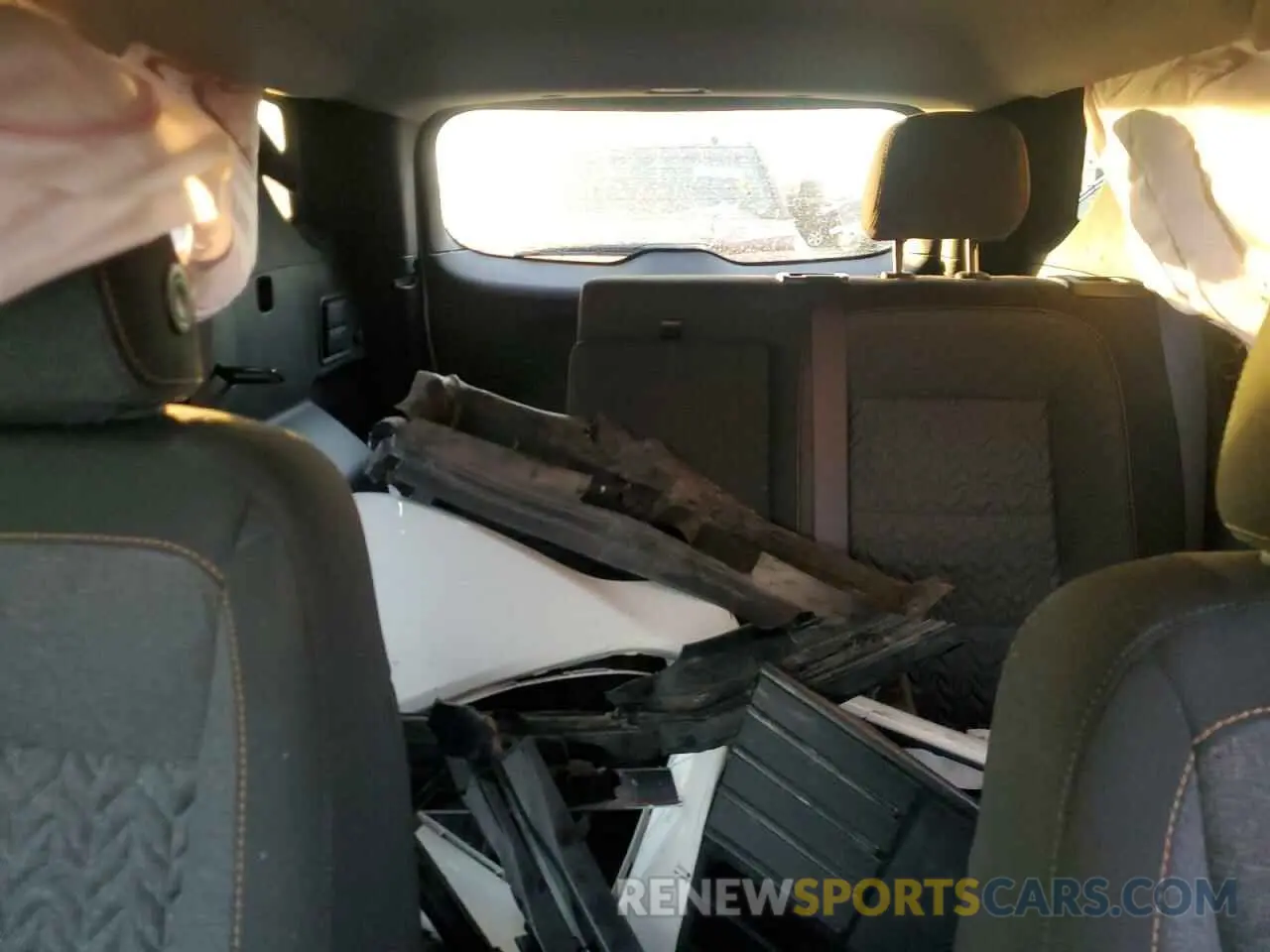 10 Photograph of a damaged car 3GNAXKEV8NL245713 CHEVROLET EQUINOX 2022