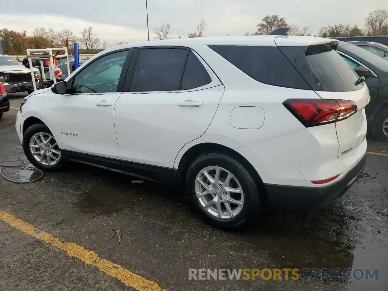 2 Photograph of a damaged car 3GNAXKEV8NL245713 CHEVROLET EQUINOX 2022