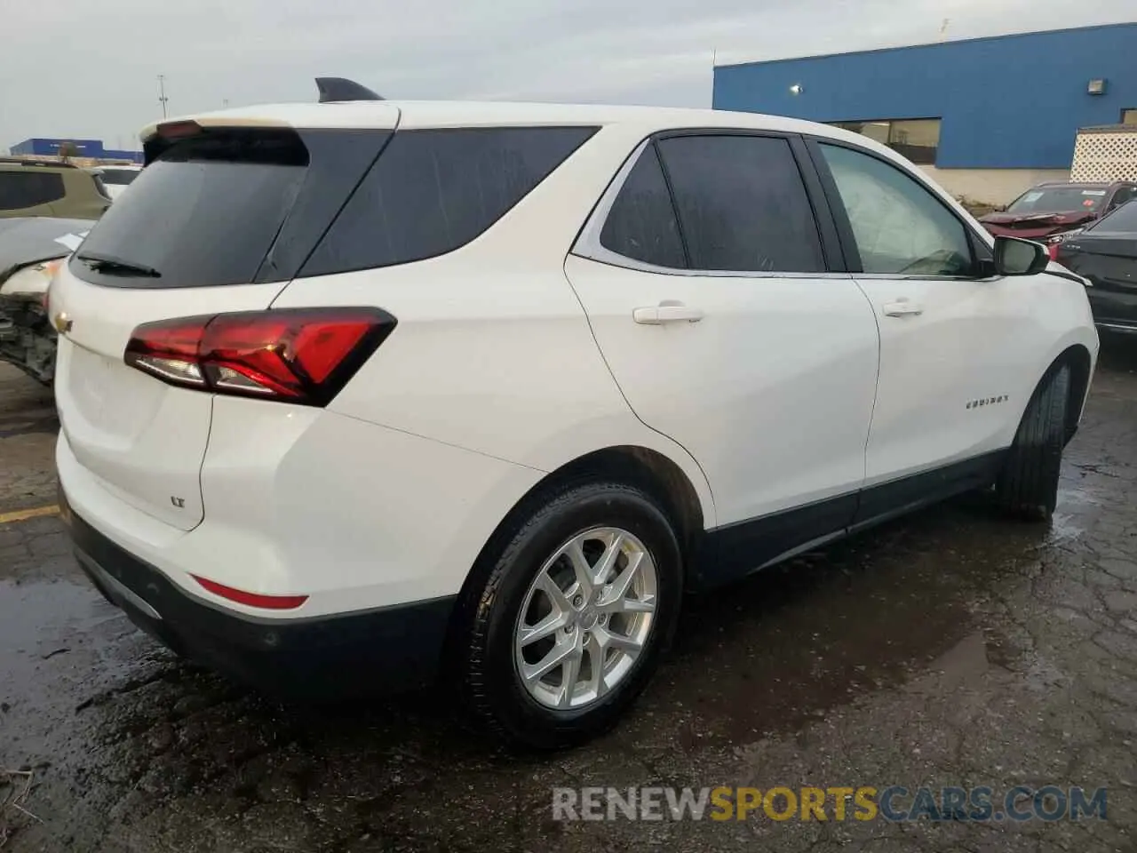 3 Photograph of a damaged car 3GNAXKEV8NL245713 CHEVROLET EQUINOX 2022