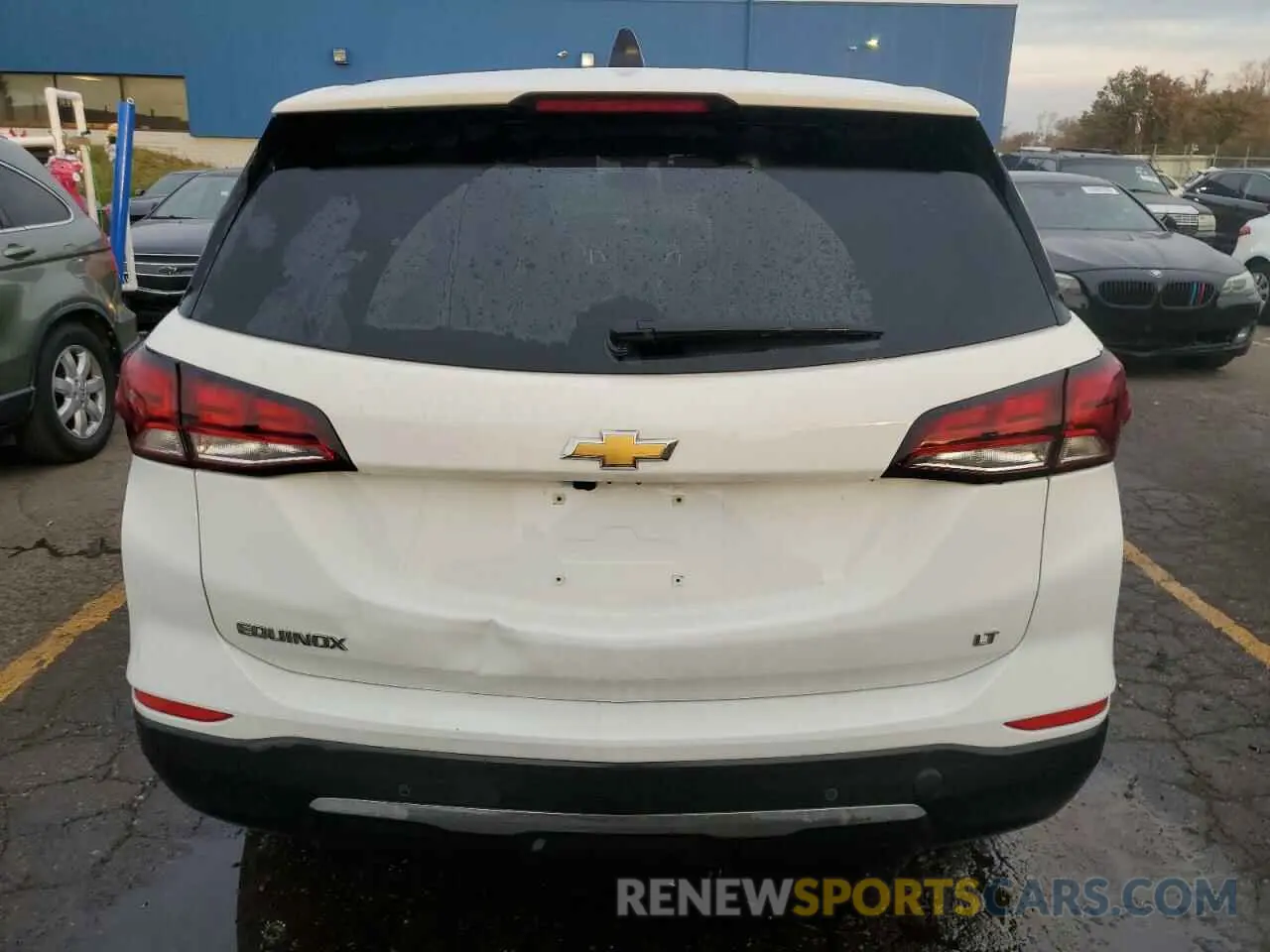 6 Photograph of a damaged car 3GNAXKEV8NL245713 CHEVROLET EQUINOX 2022