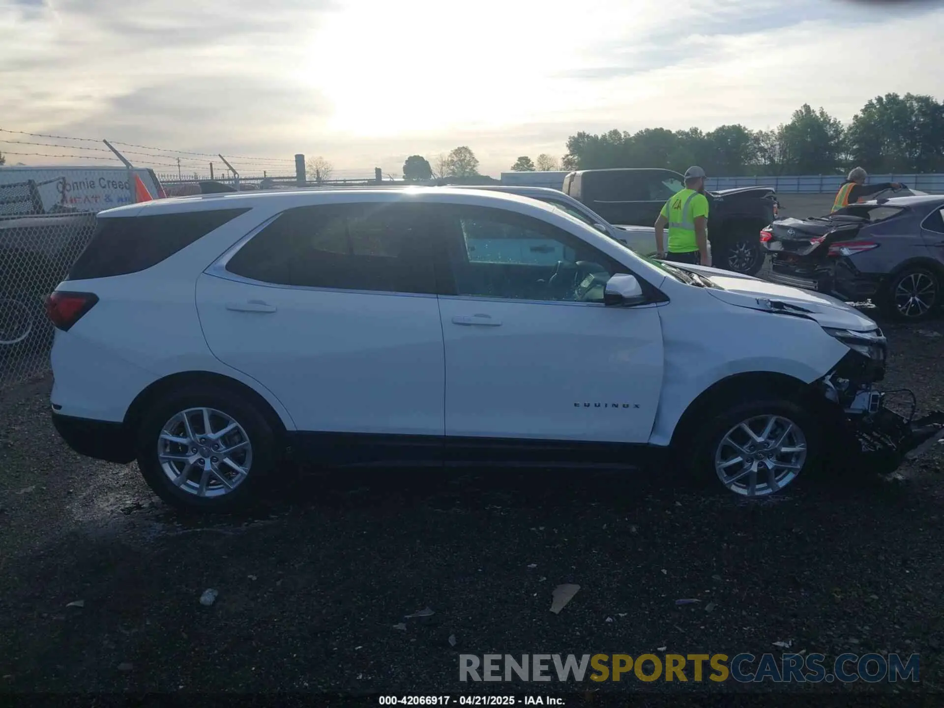 13 Photograph of a damaged car 3GNAXKEV8NL259157 CHEVROLET EQUINOX 2022
